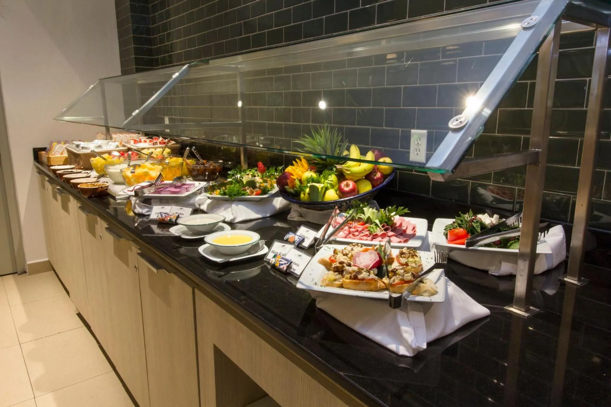 Restaurant/places to eat in Holiday Inn Puebla La Noria by IHG