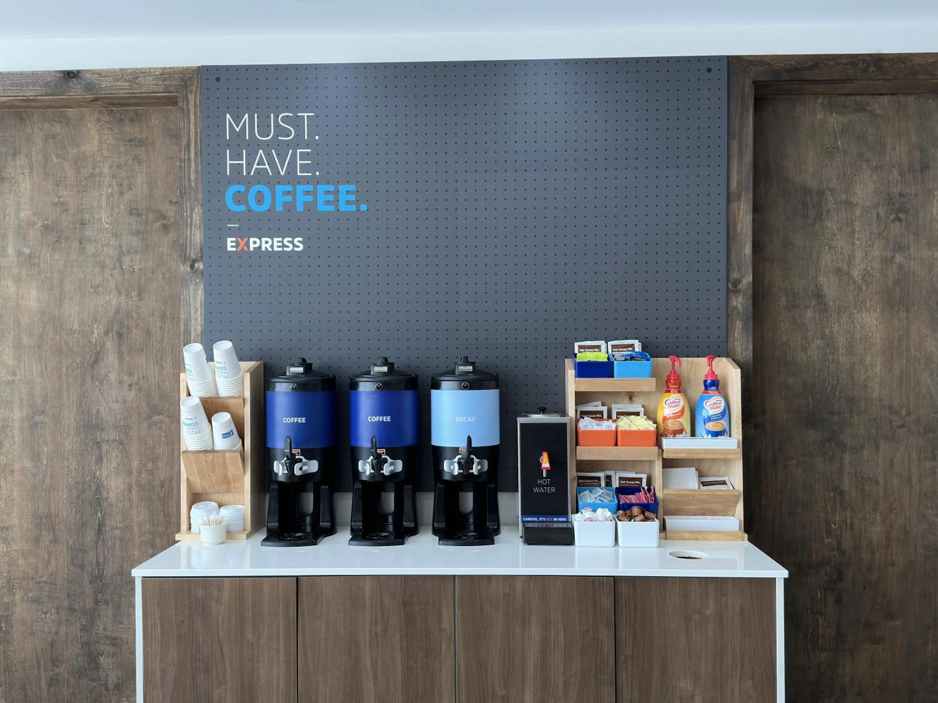 Coffee/tea facilities in Holiday Inn Express Big Rapids by IHG