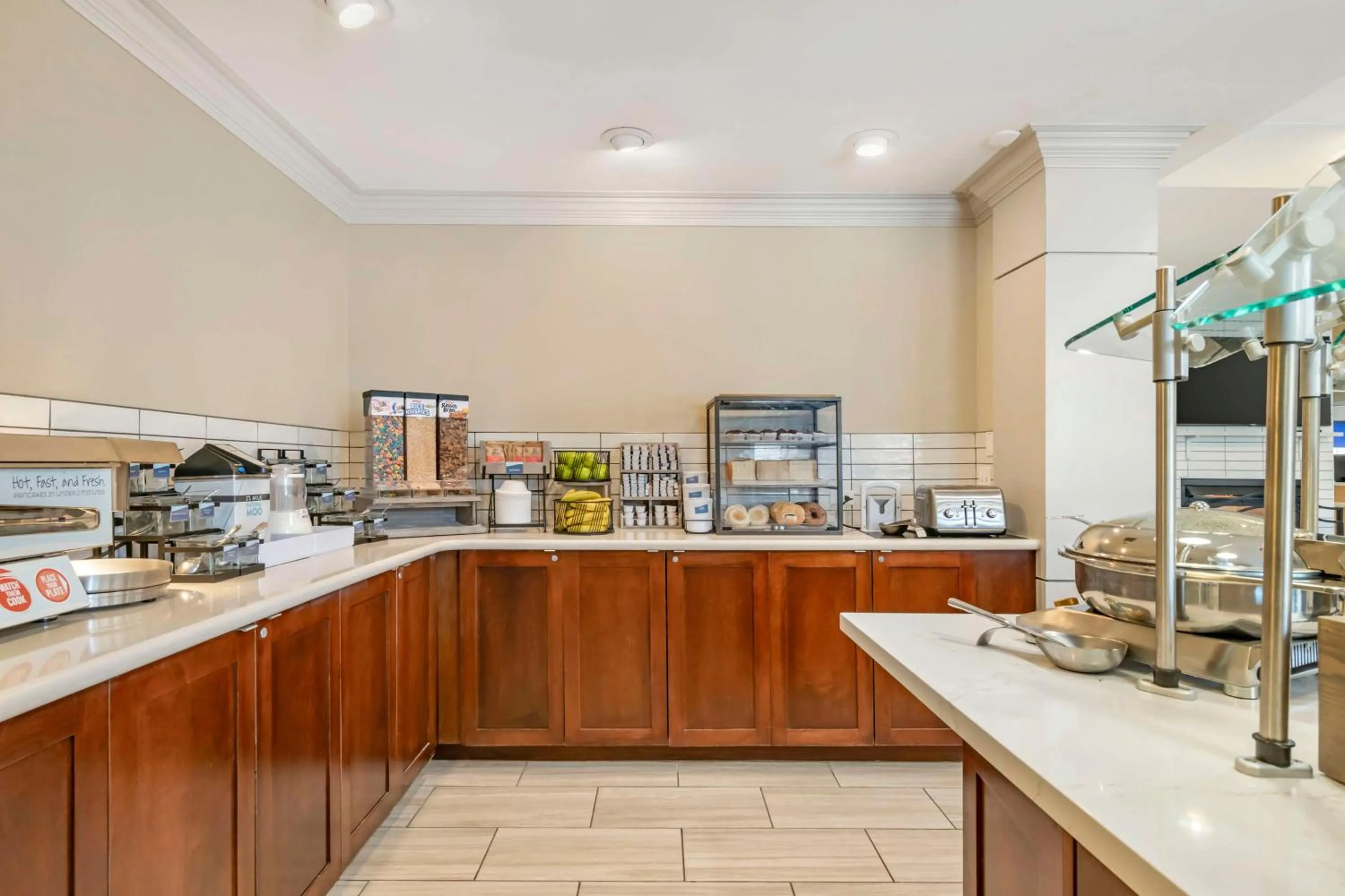 Breakfast in Sonesta ES Suites Dulles Airport