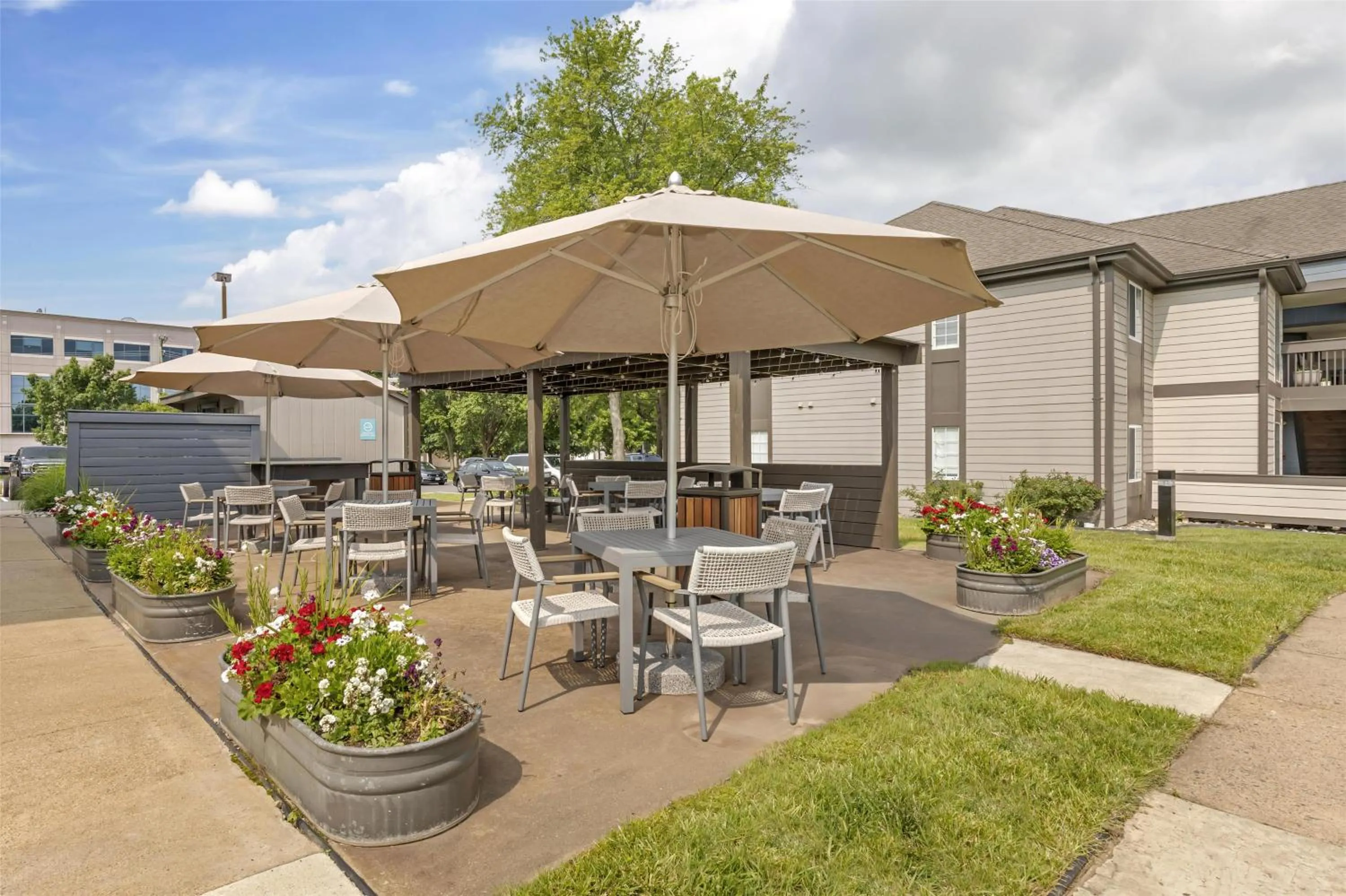 Property building in Sonesta ES Suites Dulles Airport