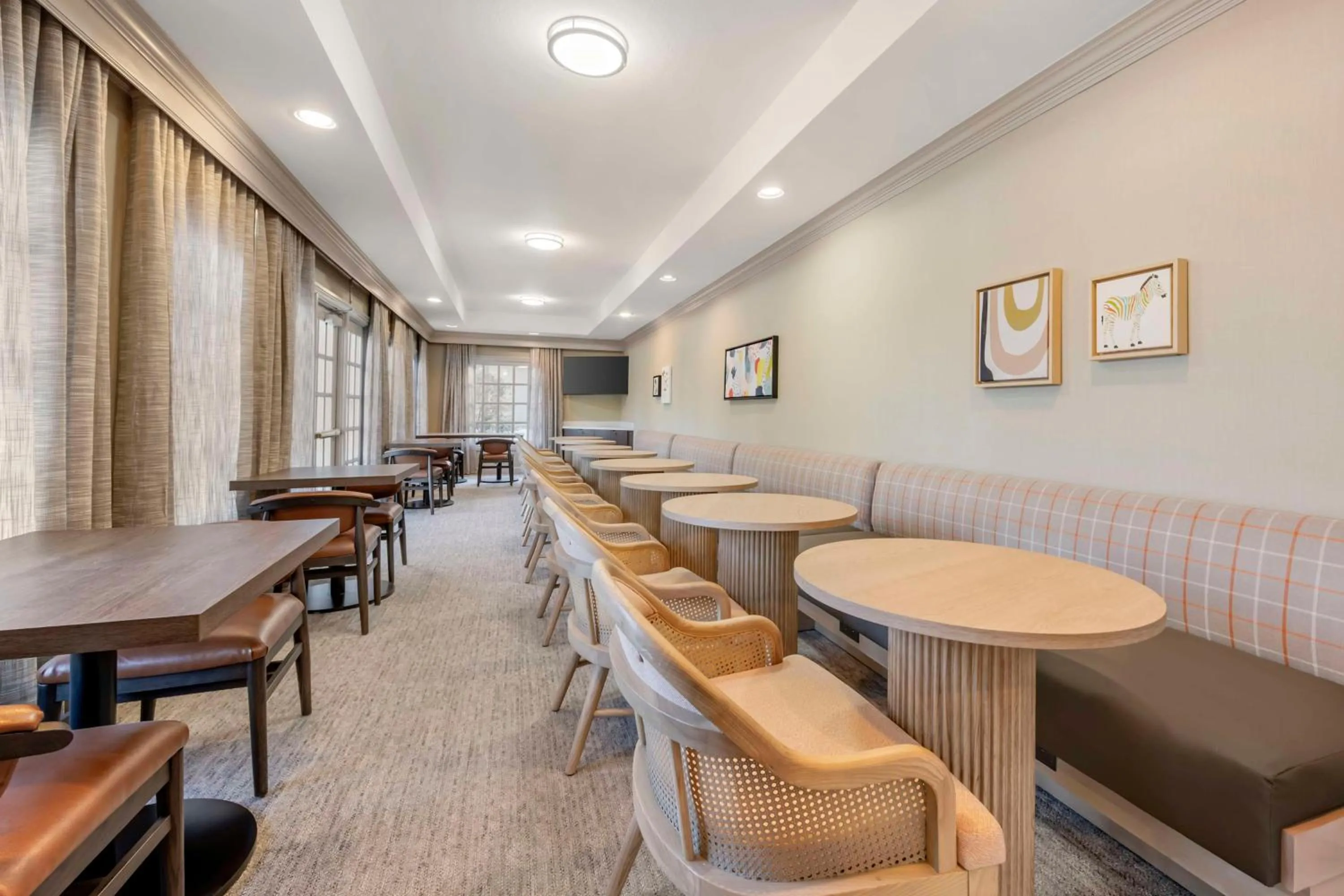 Breakfast in Sonesta ES Suites Dulles Airport