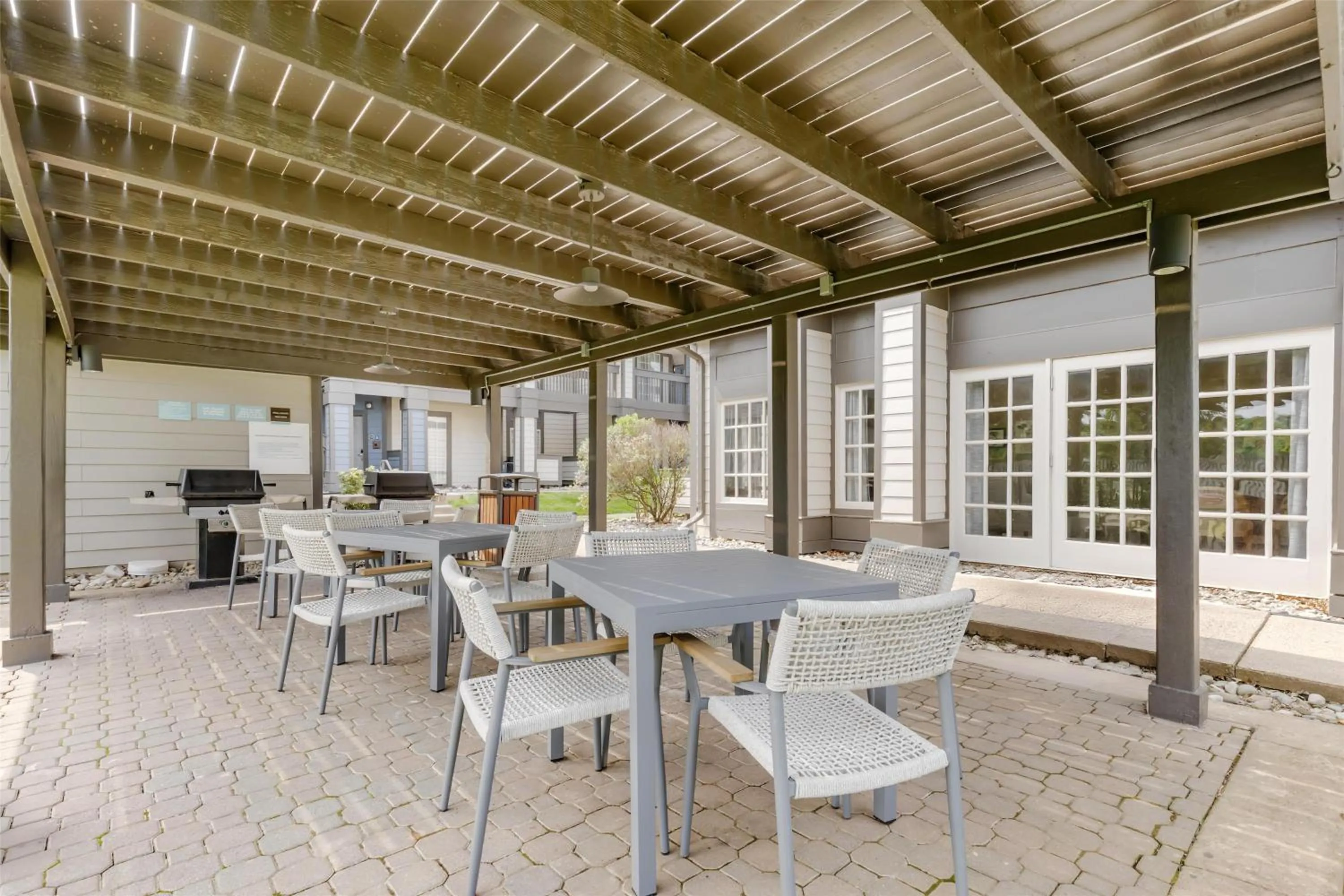 Property building in Sonesta ES Suites Dulles Airport