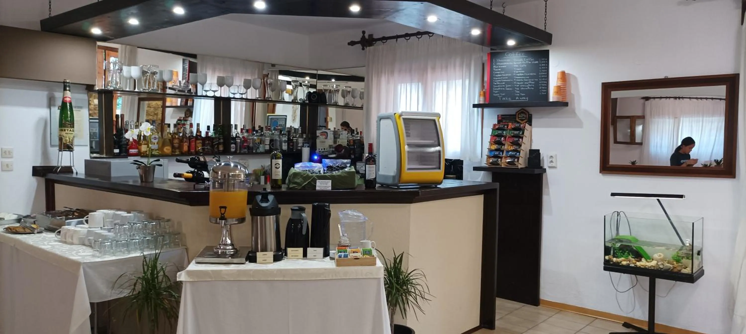 Food and drinks in Vanta Hotel