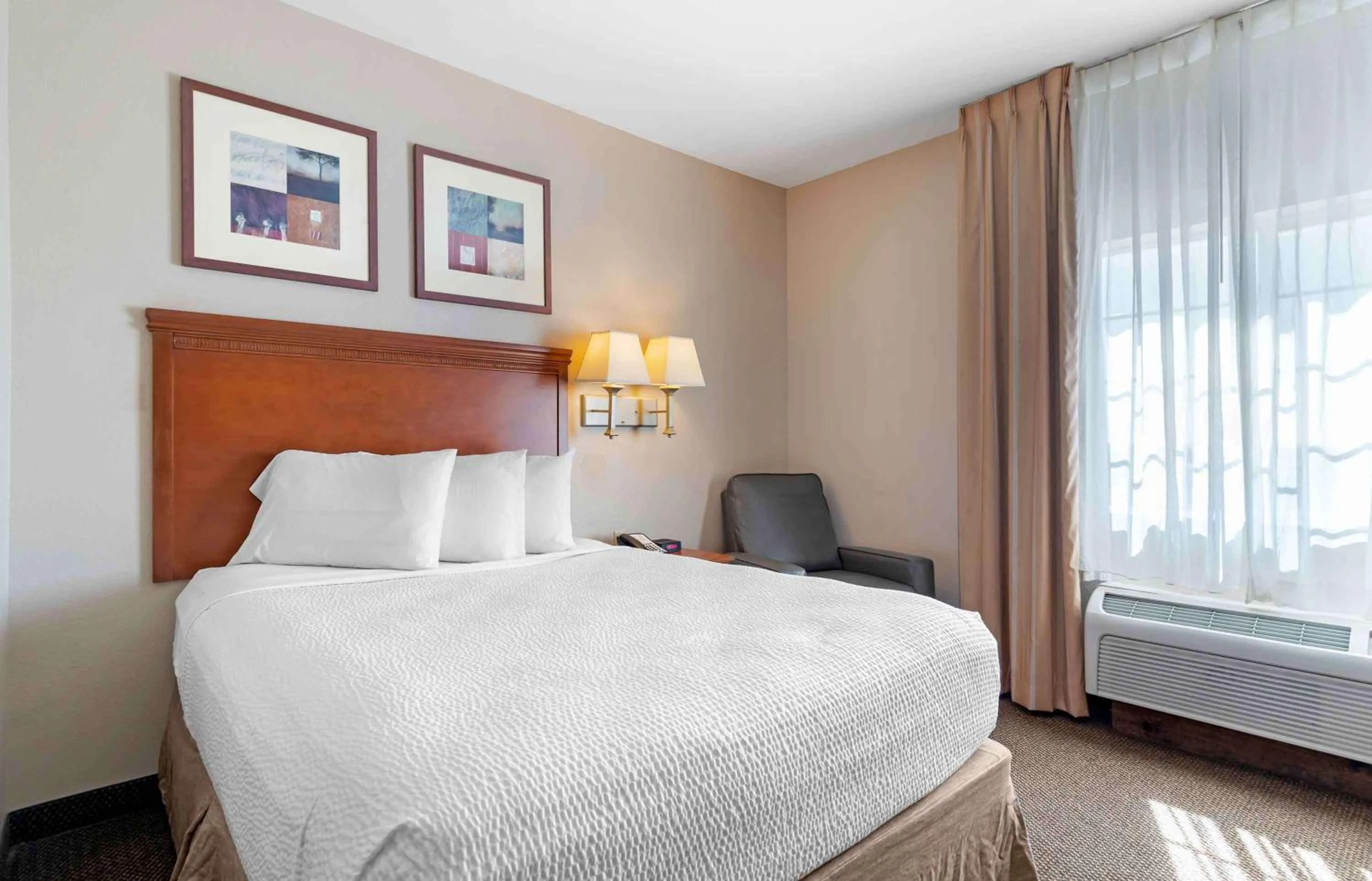 Bedroom, Bed in Extended Stay America Suites - San Antonio - North