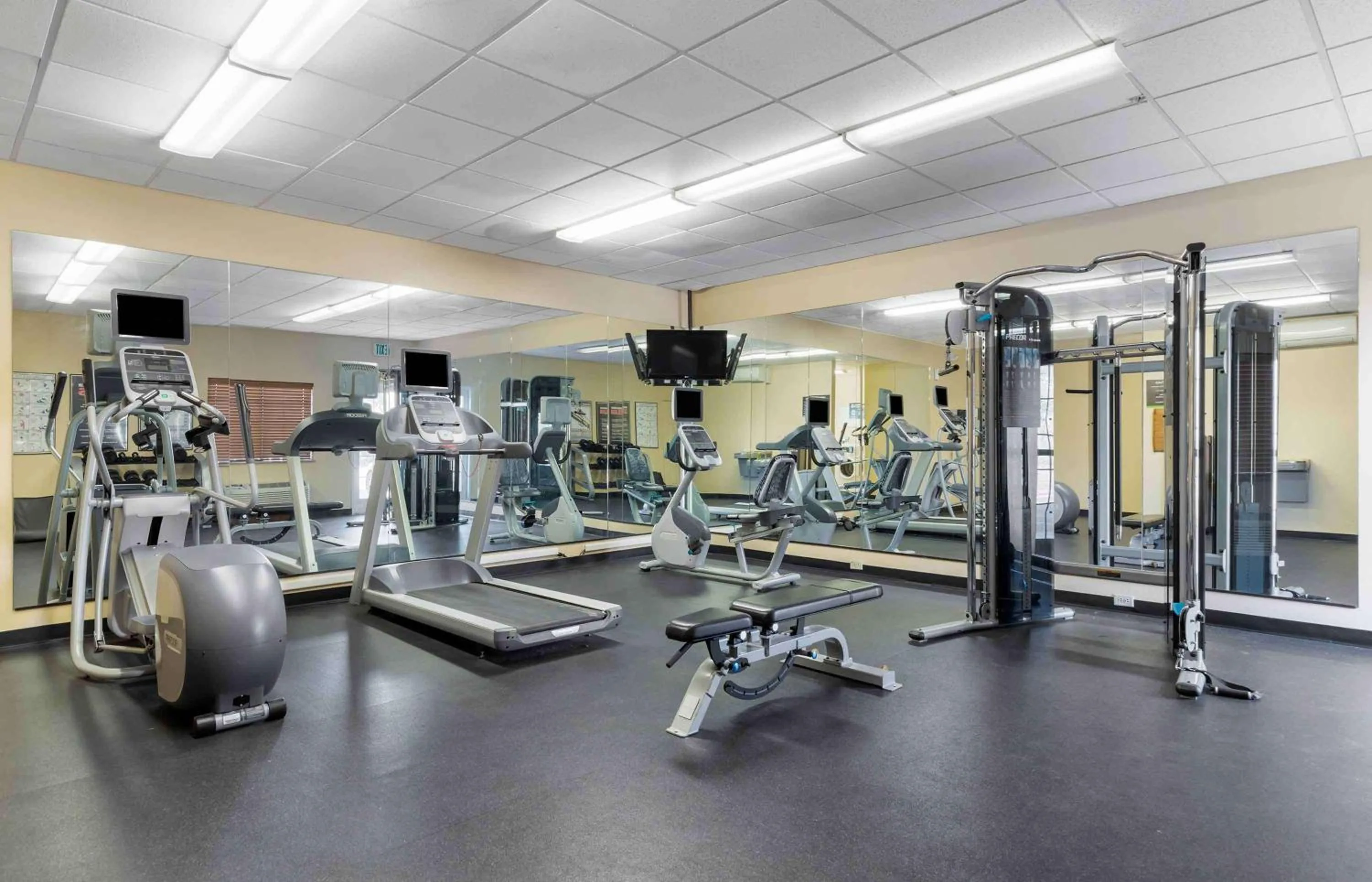Fitness centre/facilities in Extended Stay America Suites - San Antonio - North