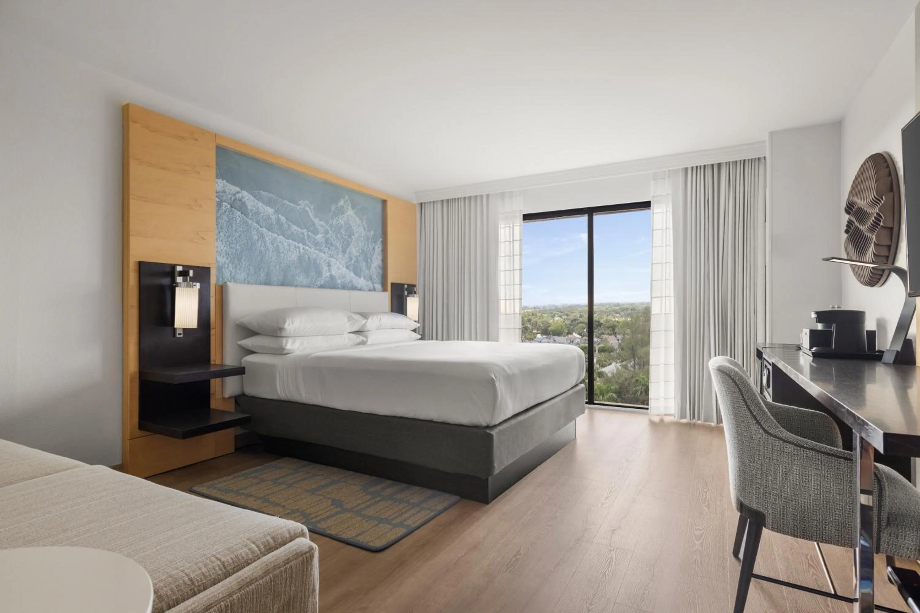 Bedroom, Bed in Boca Raton Marriott at Boca Center