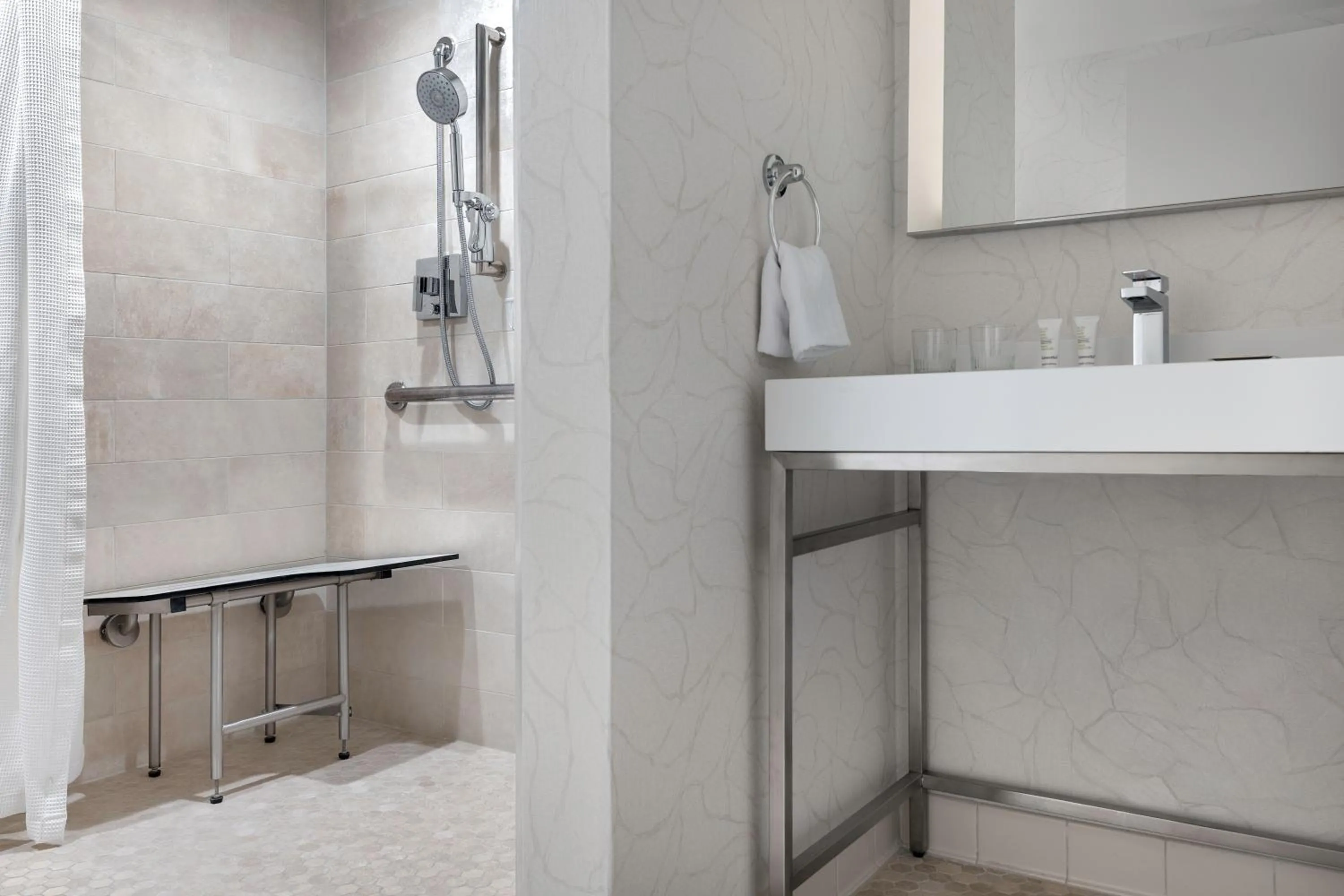 Shower in Boca Raton Marriott at Boca Center