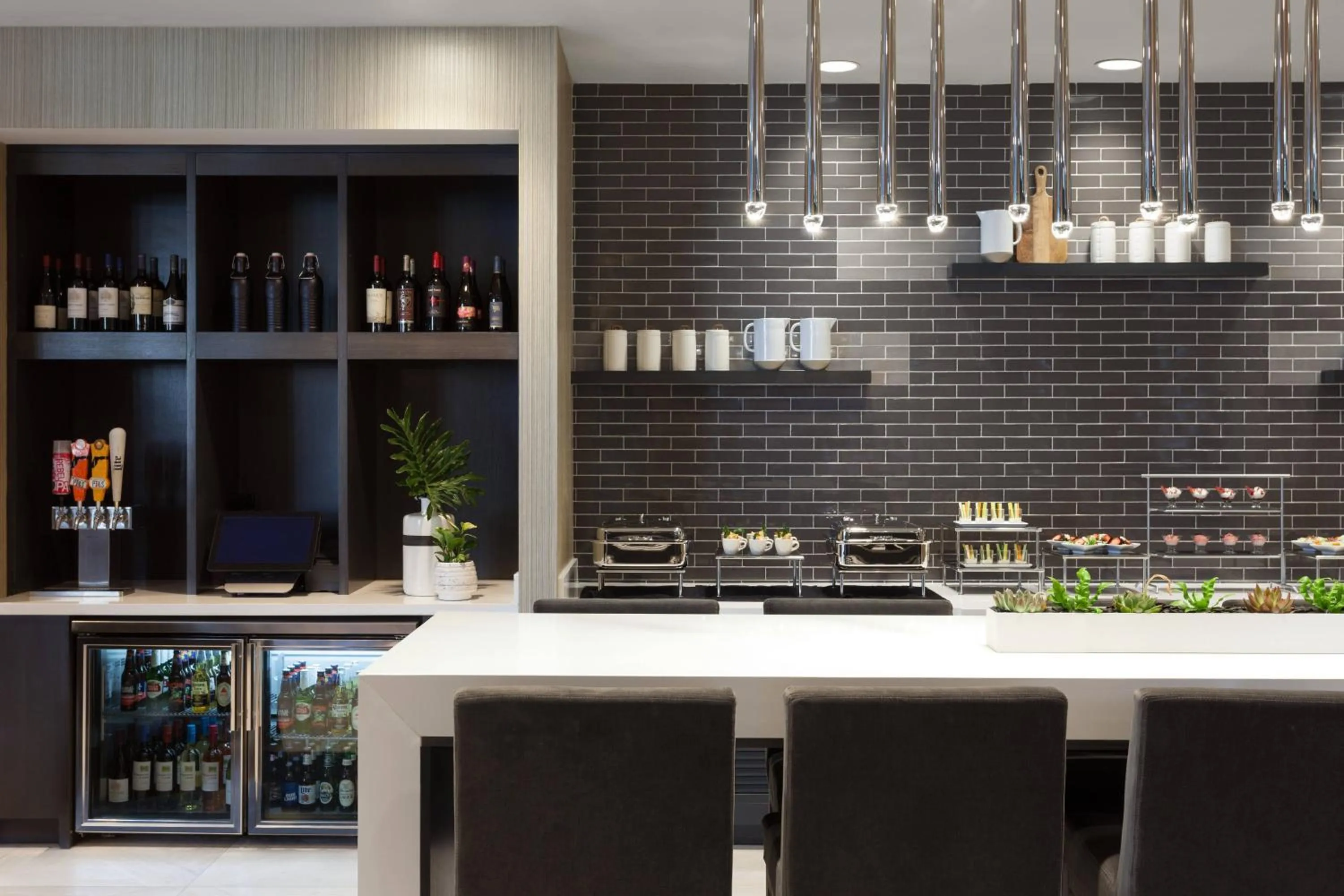 Lounge or bar in Boca Raton Marriott at Boca Center