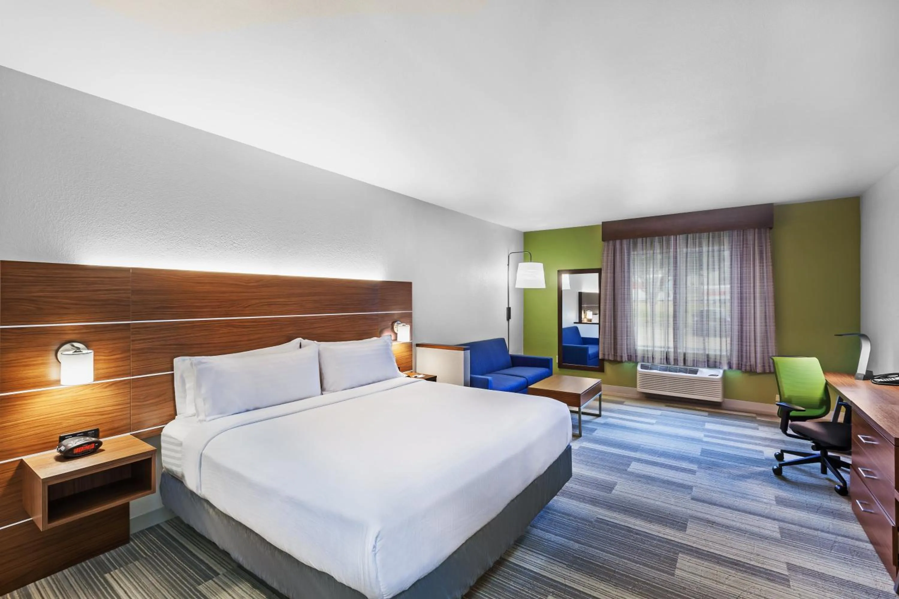 Bedroom, Bed in Holiday Inn Express Hotel & Suites Dallas Lewisville by IHG
