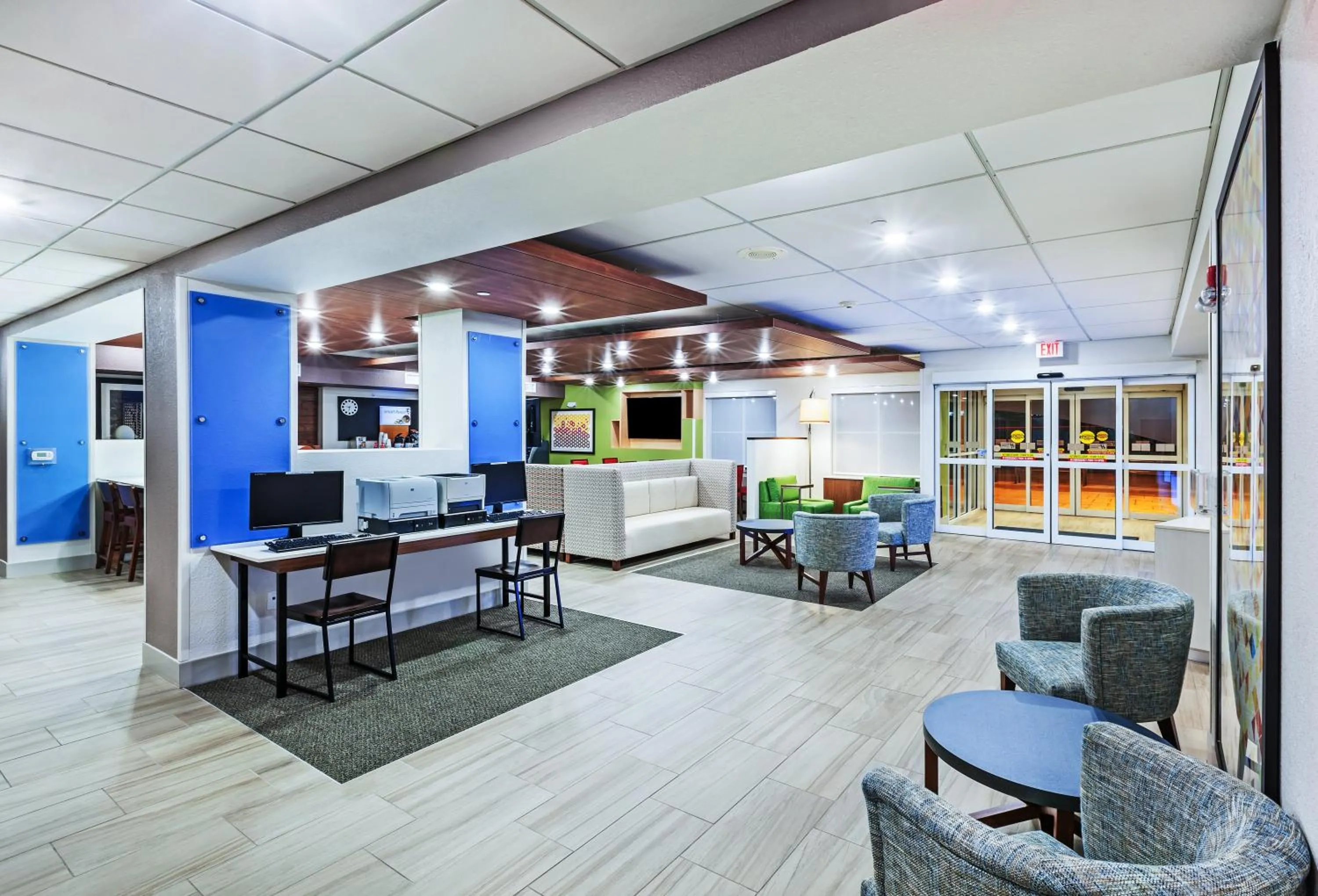 Property building in Holiday Inn Express Hotel & Suites Dallas Lewisville by IHG