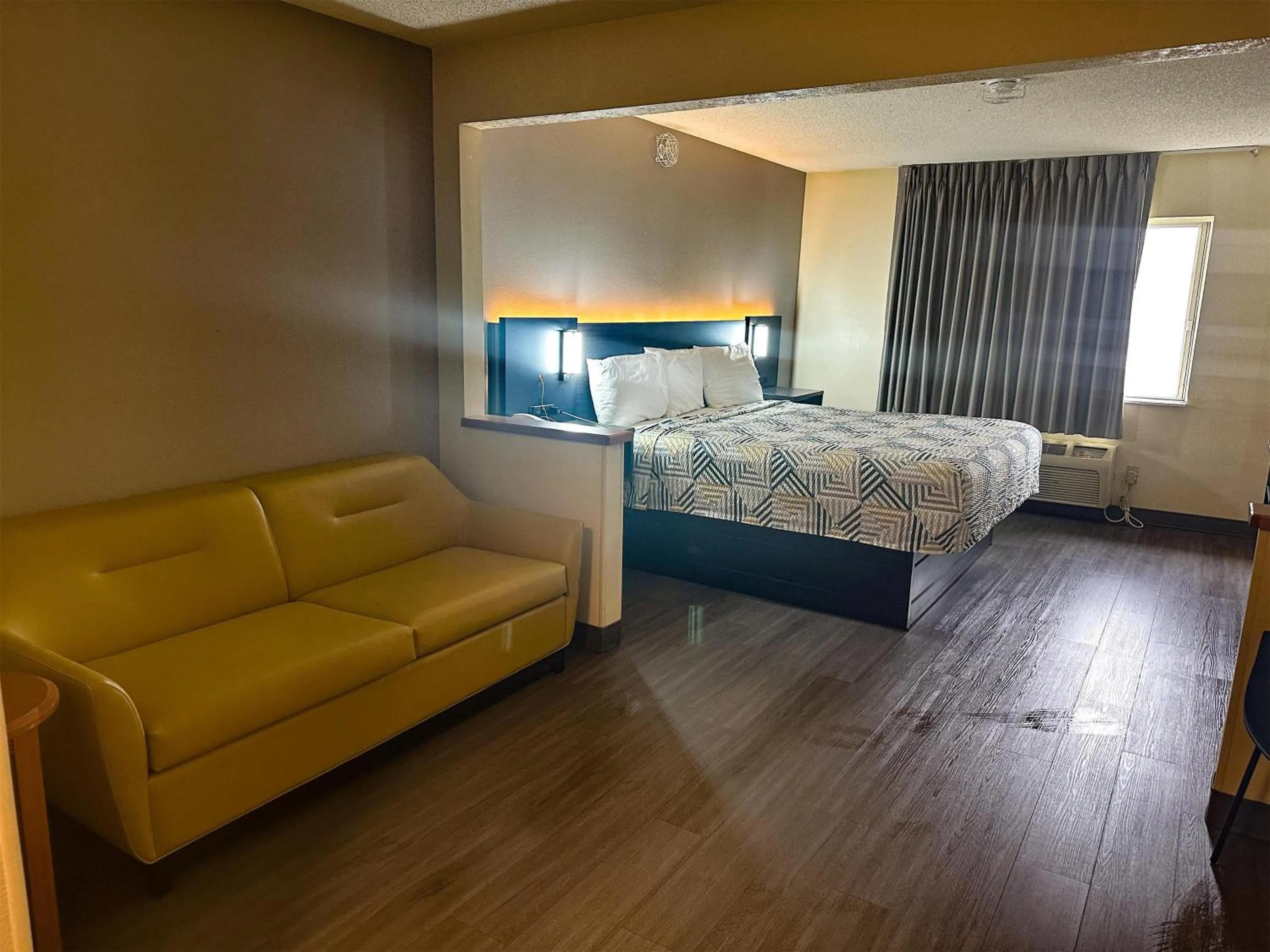 Bedroom, Bed in Motel 6-Anderson, IN