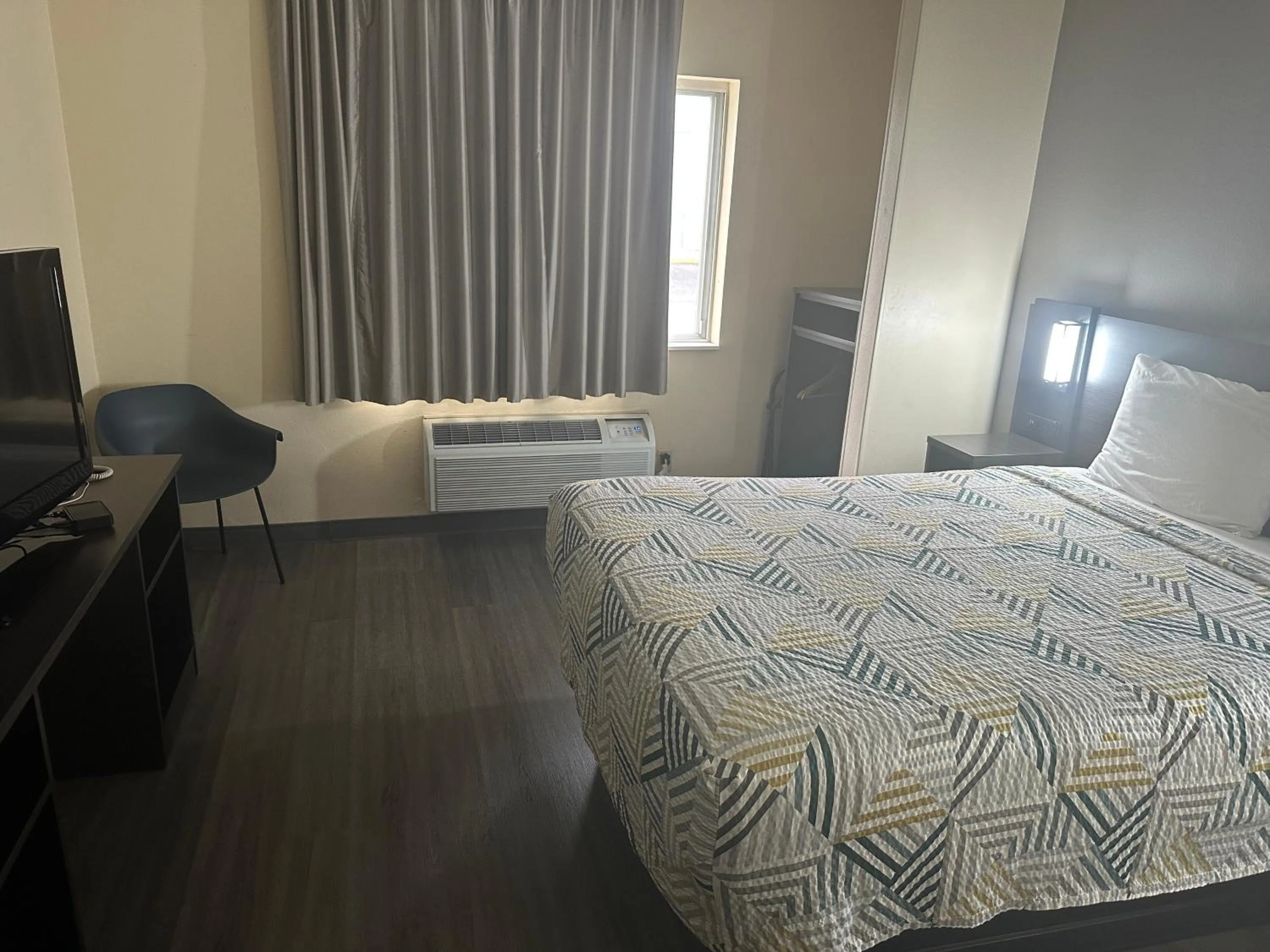 Bed in Motel 6-Anderson, IN