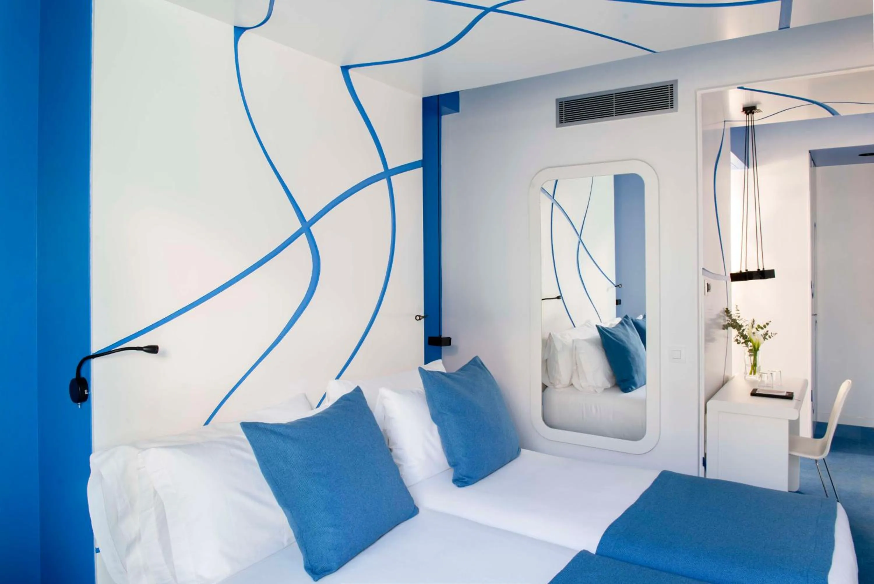 Bedroom, Bed in Allegro Barcelona