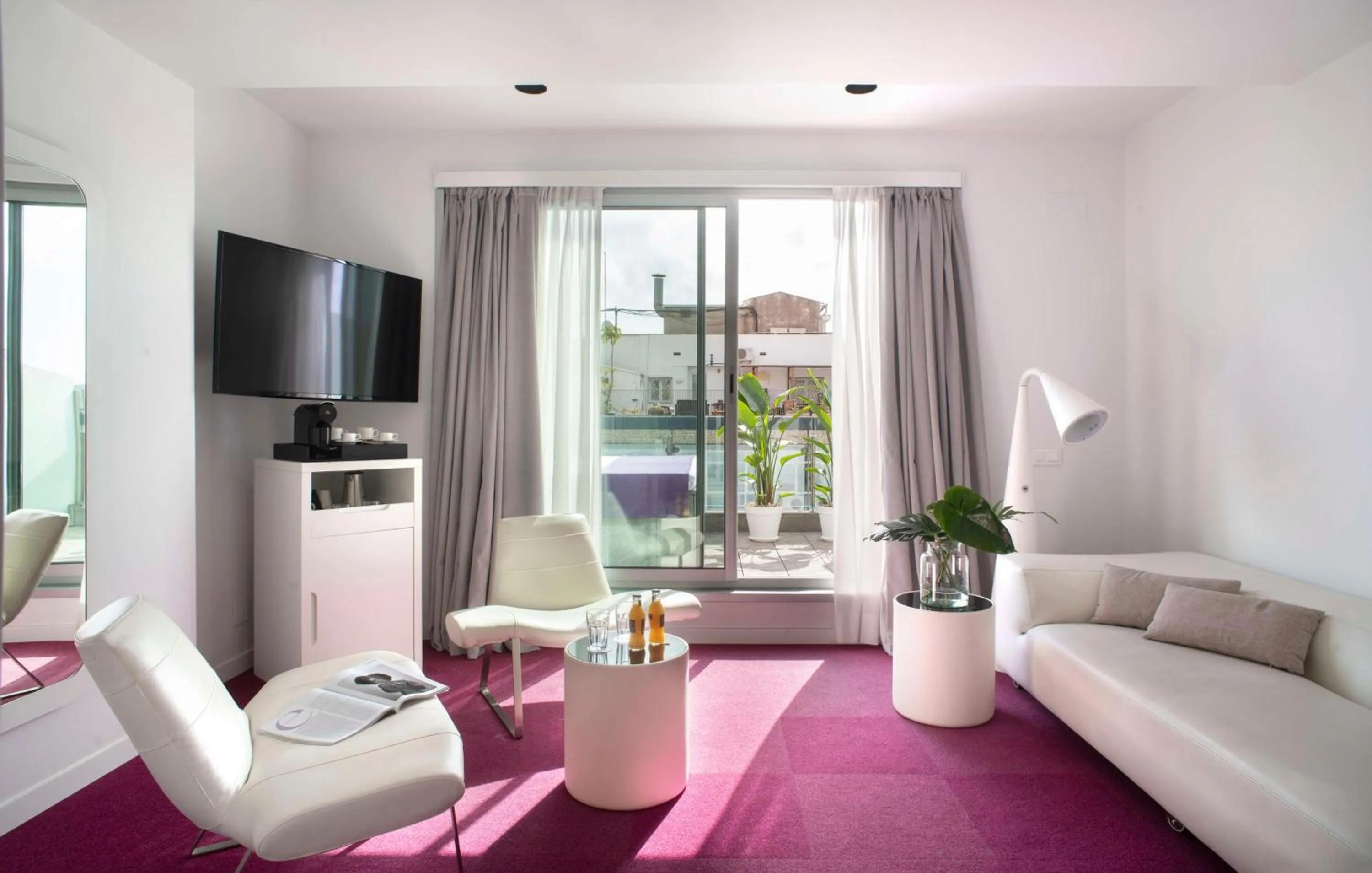 Photo of the whole room in Allegro Barcelona