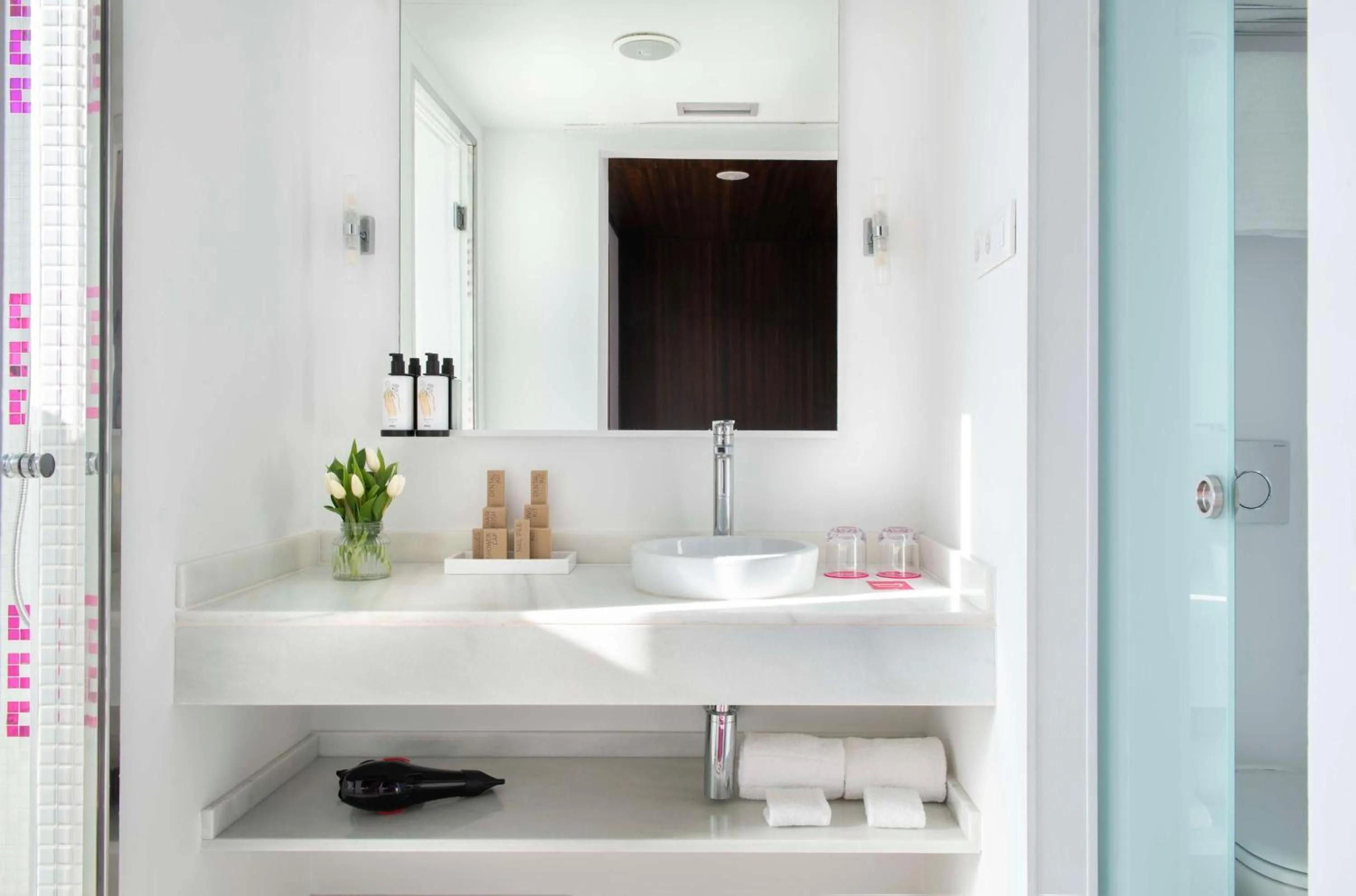 Bathroom in Allegro Barcelona