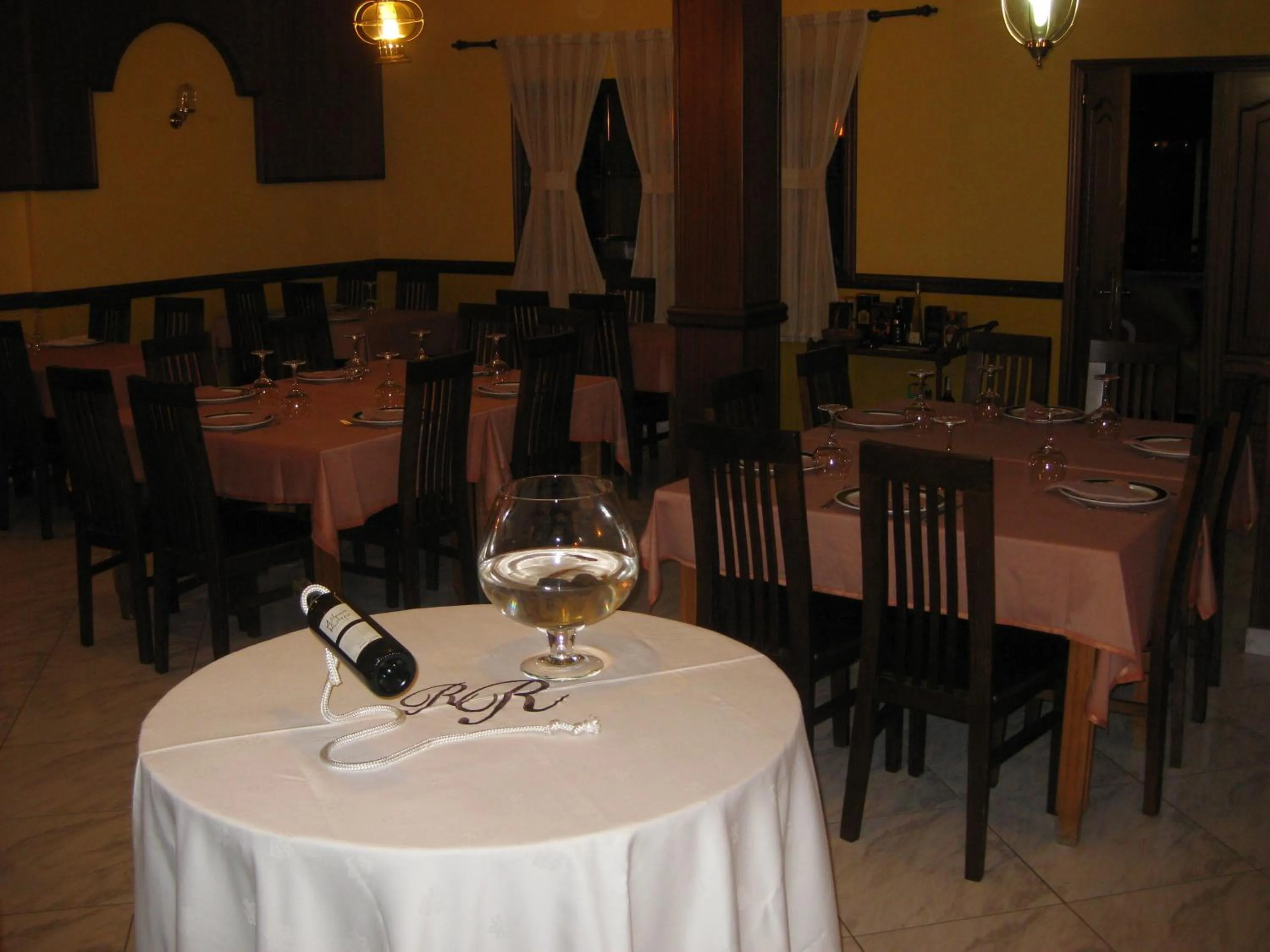 Restaurant/places to eat in Hotel Ramos