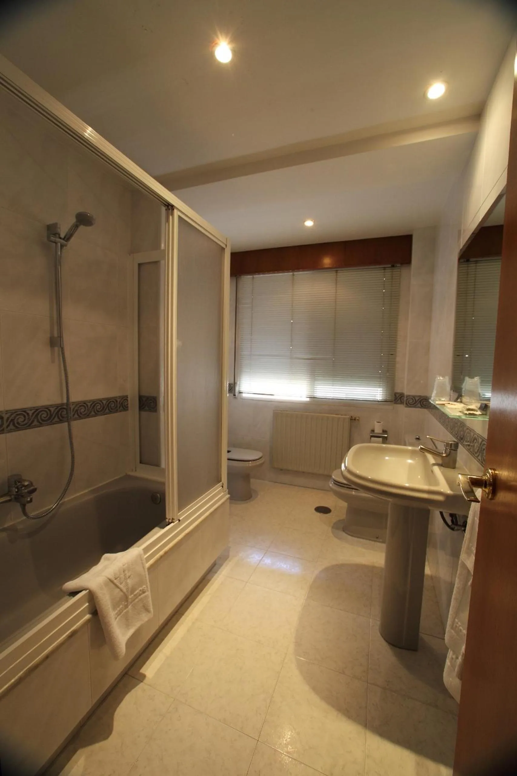 Bathroom in Hotel Ramos