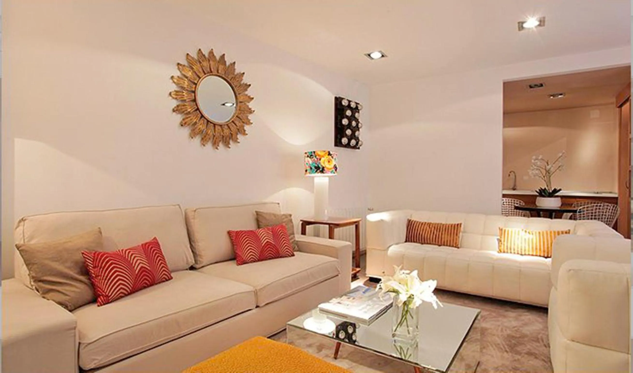 Seating area in madrid central gran via Suites