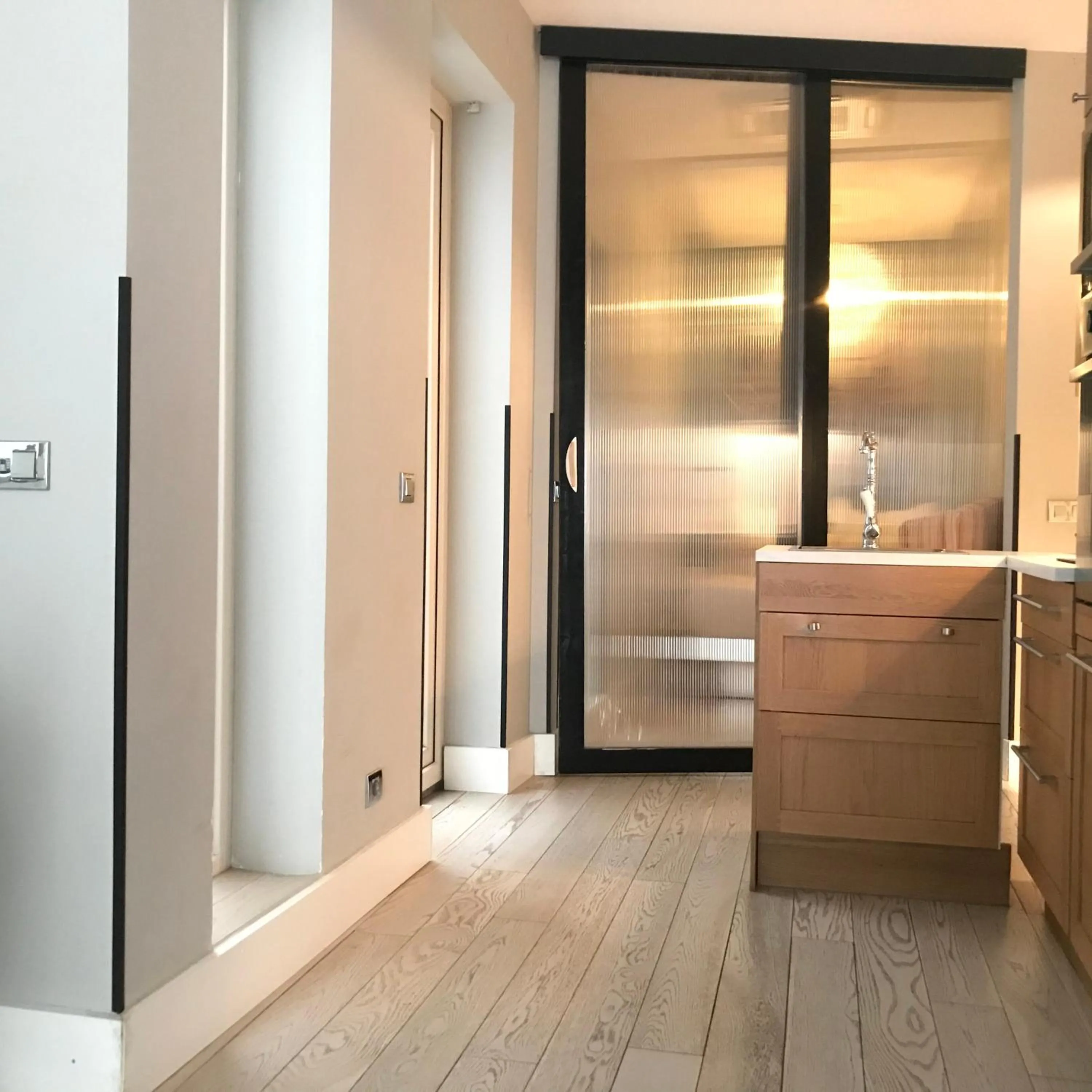 Kitchen or kitchenette in madrid central gran via Suites