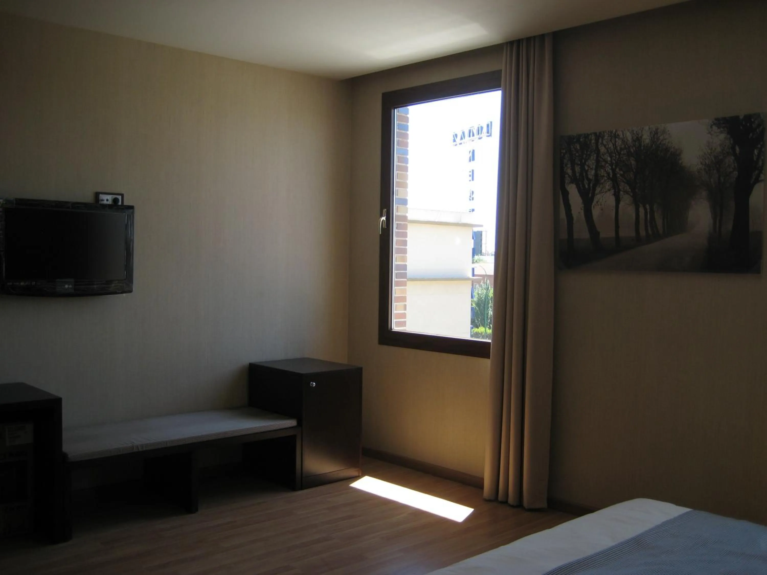 Photo of the whole room, Bed in Dinastia