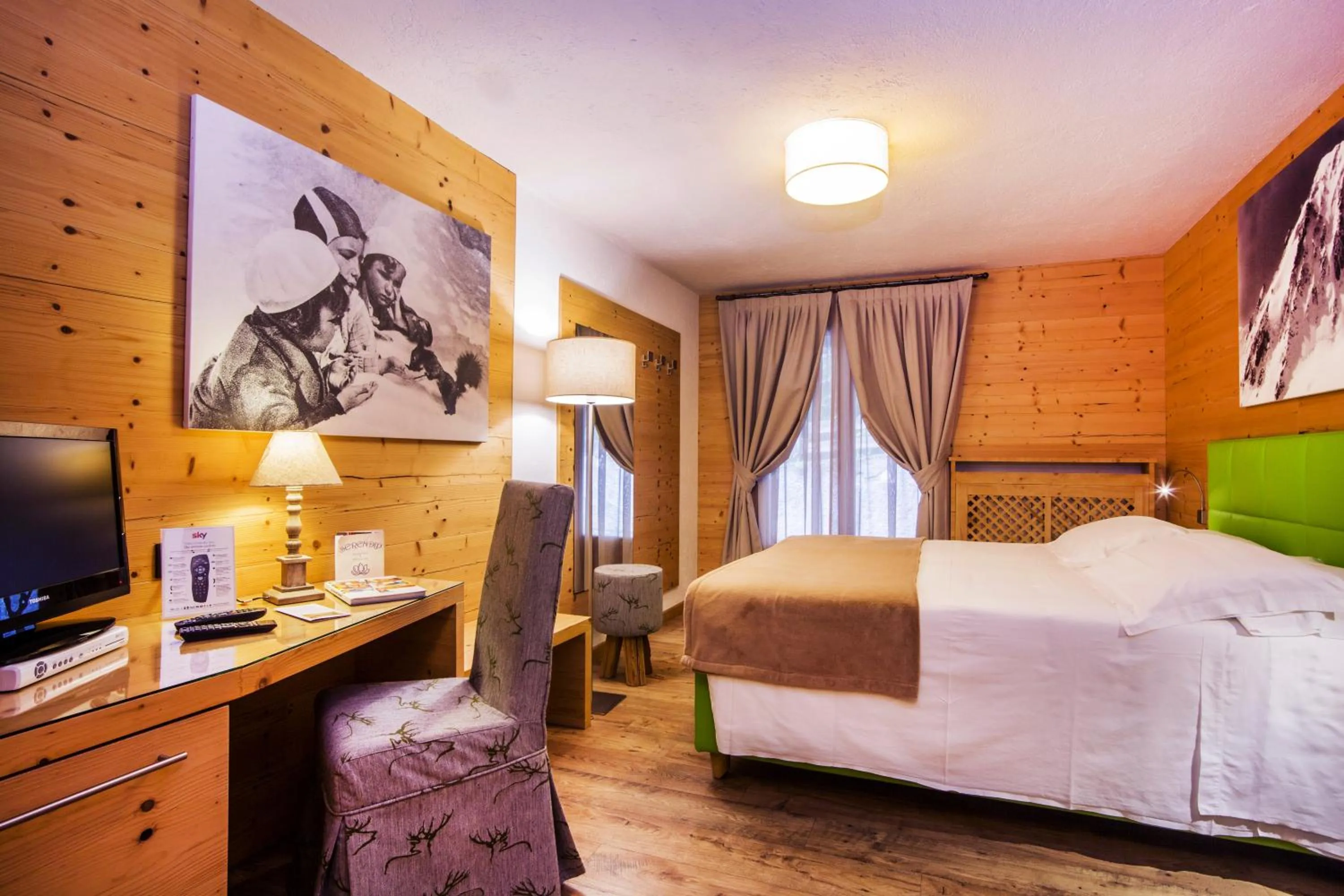 Photo of the whole room, Bed in Hotel Pilier D'Angle & Wellness