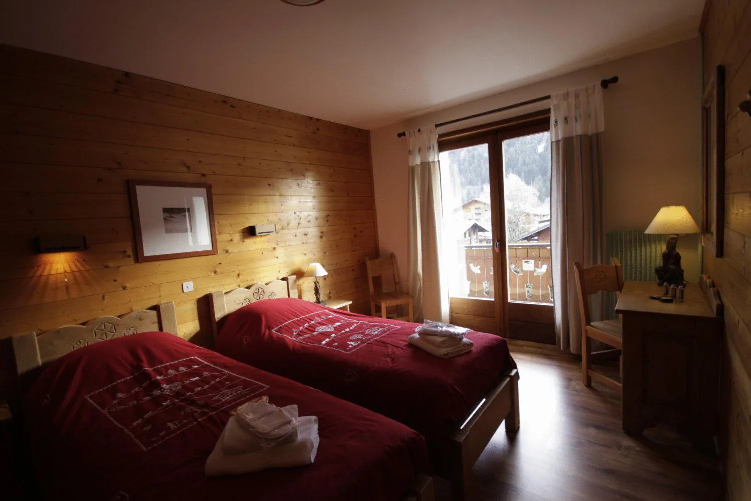 Photo of the whole room, Bed in Esprit Montagne