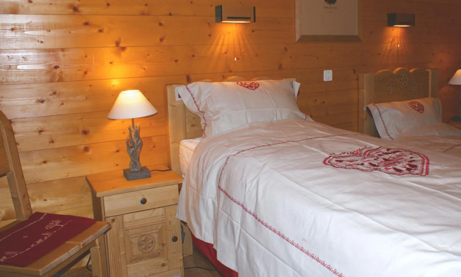 Photo of the whole room, Bed in Esprit Montagne