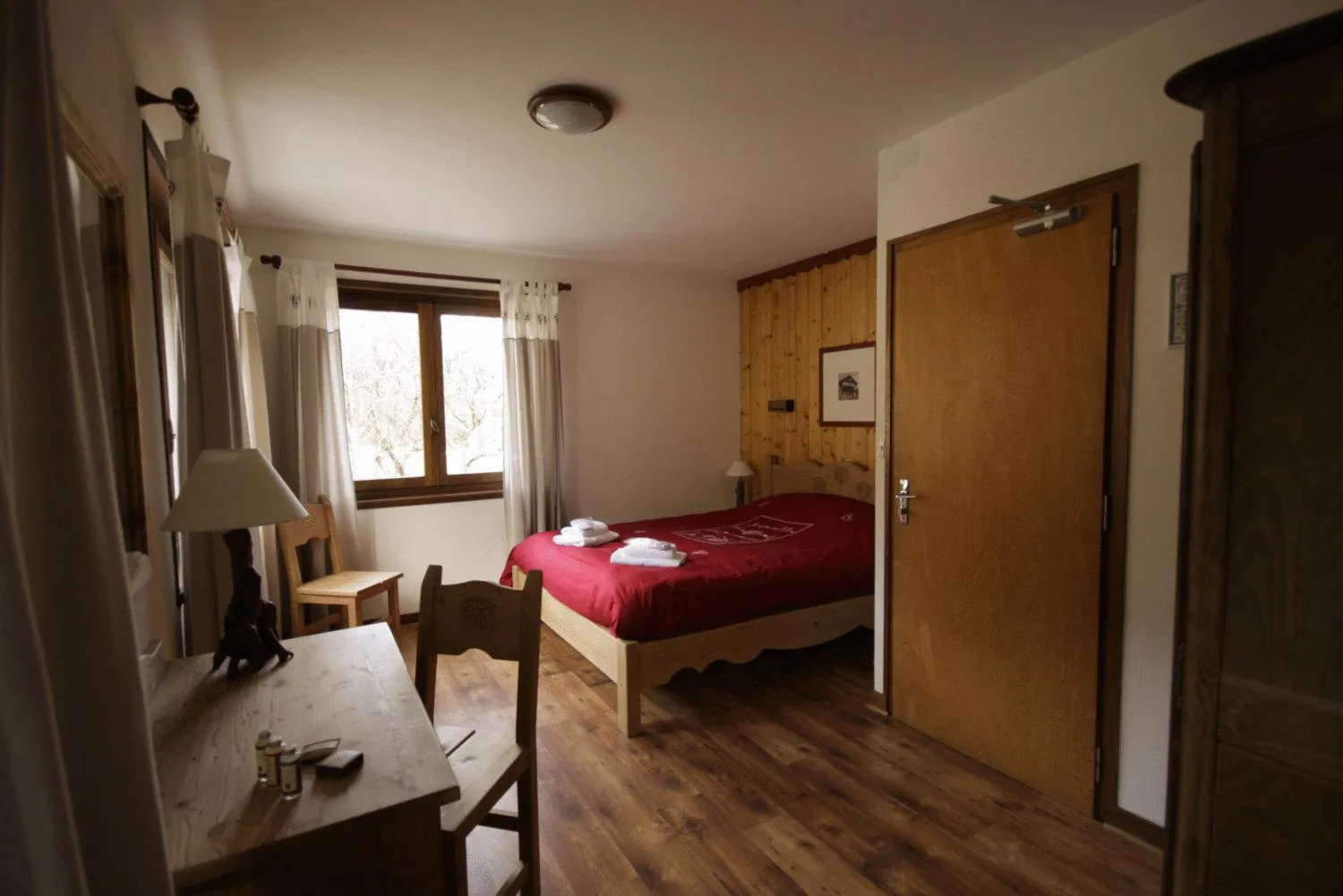 Photo of the whole room, Bed in Esprit Montagne