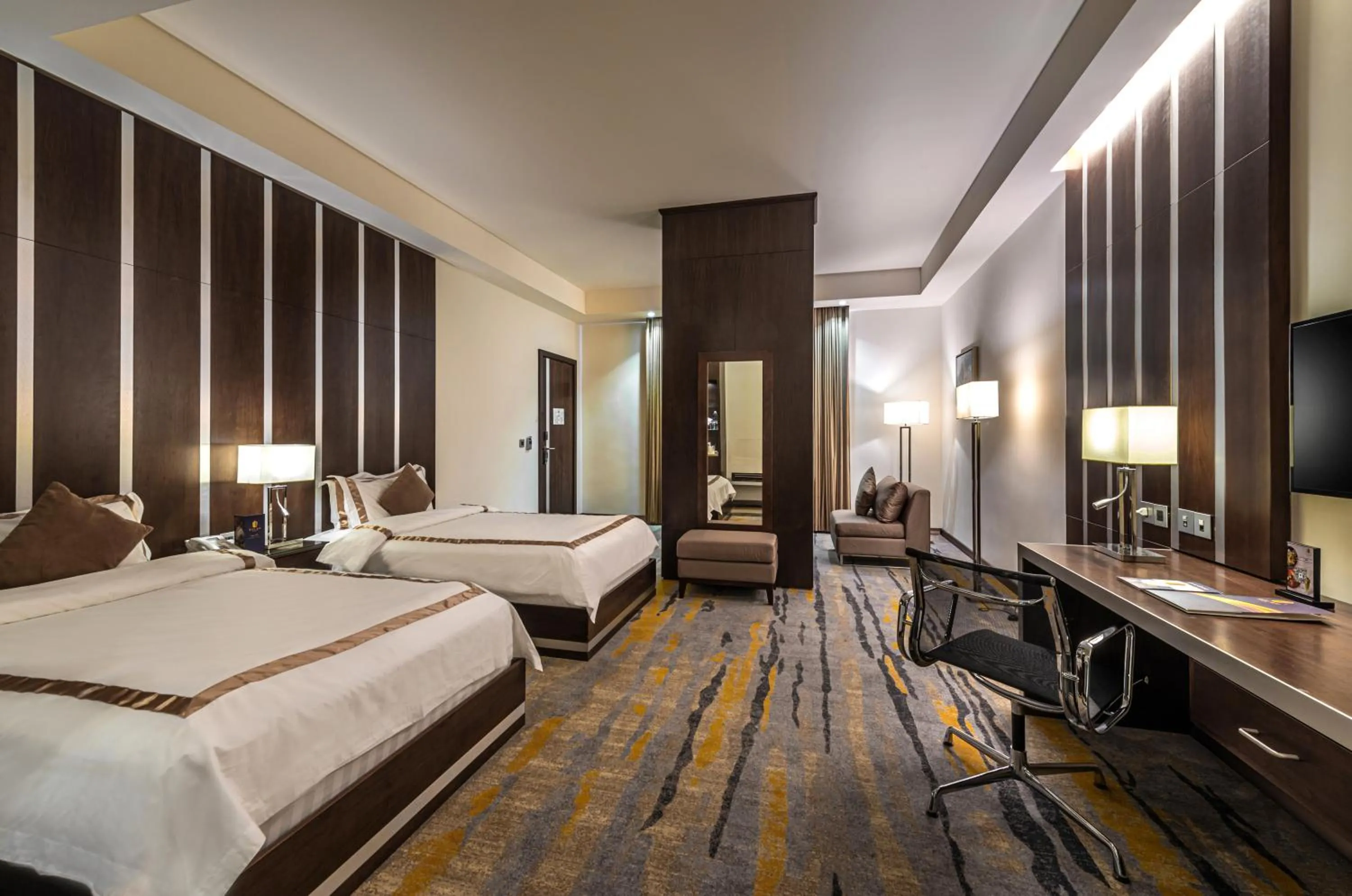 Bed in Sulaf Luxury Hotel