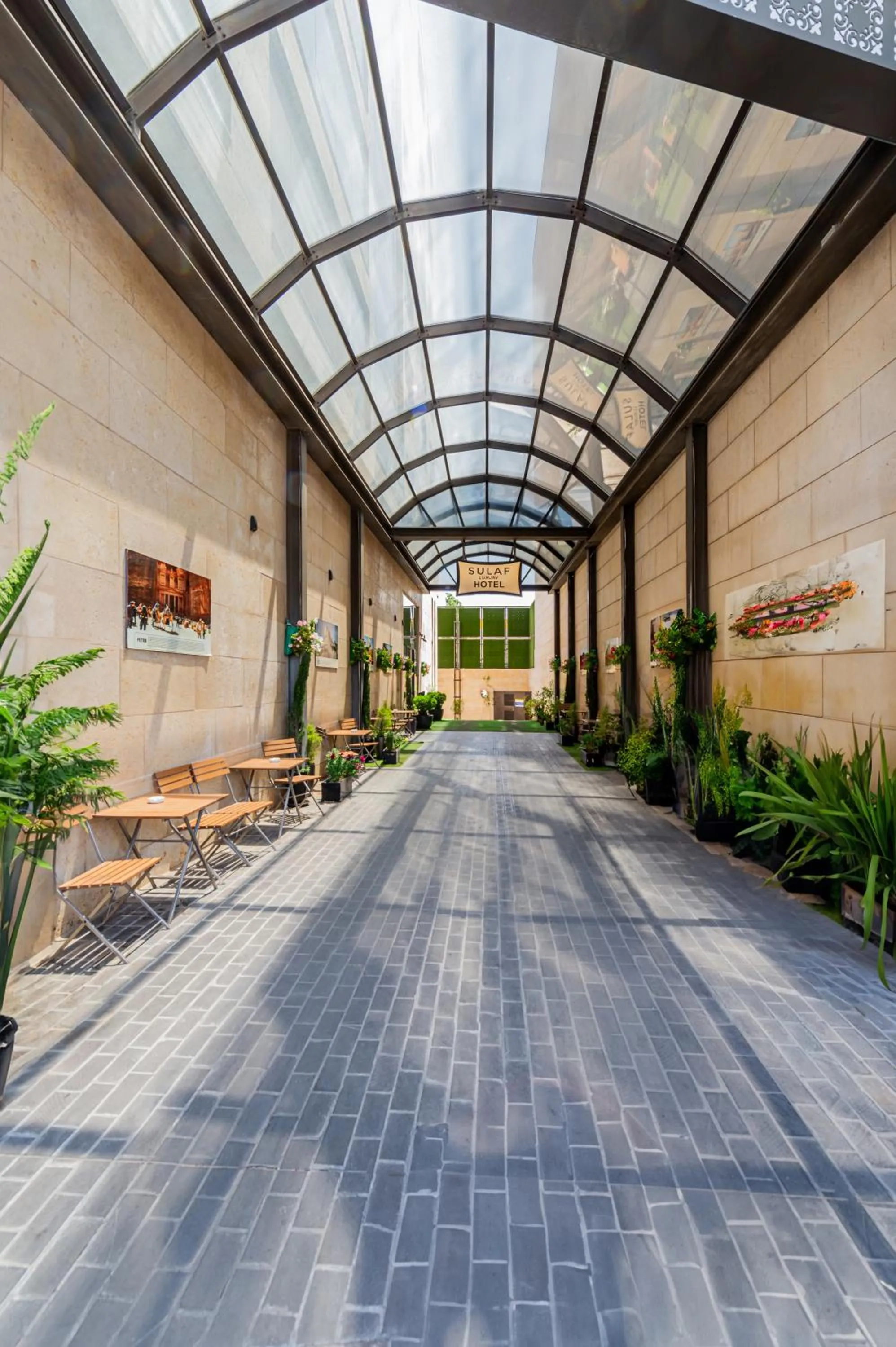 Facade/entrance in Sulaf Luxury Hotel