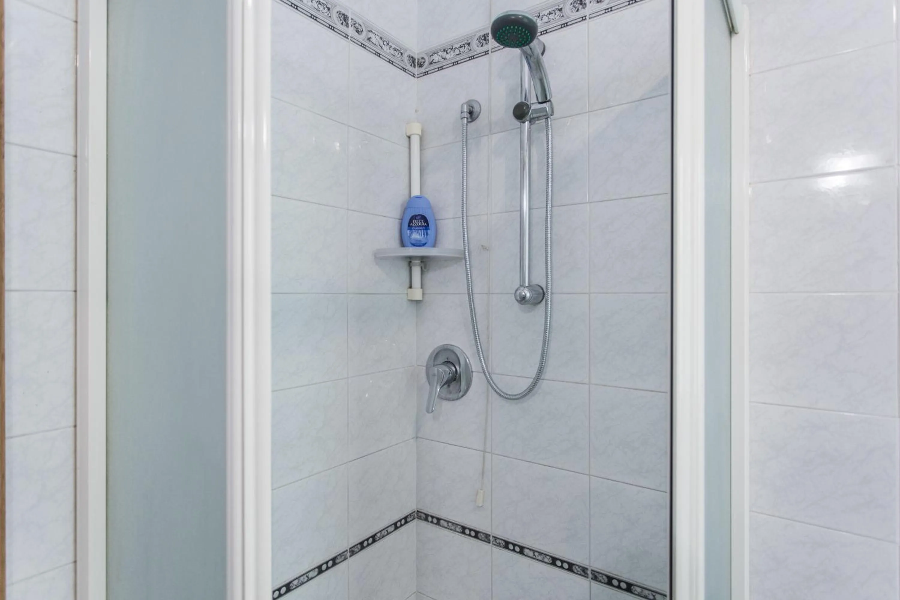 Shower in Residence Kimba