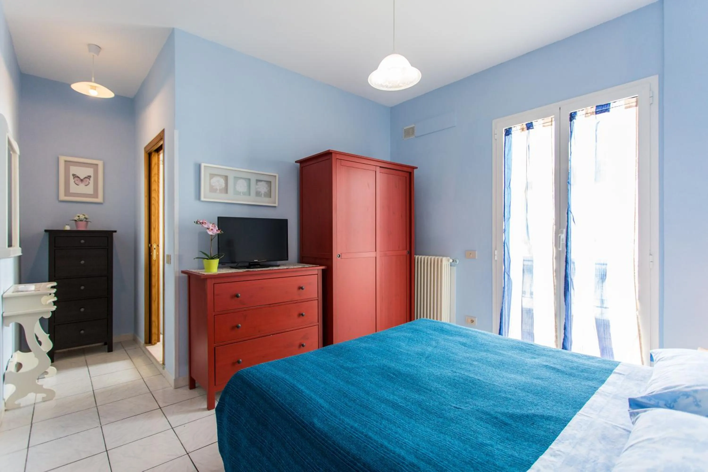 TV and multimedia, Bed in Residence Kimba