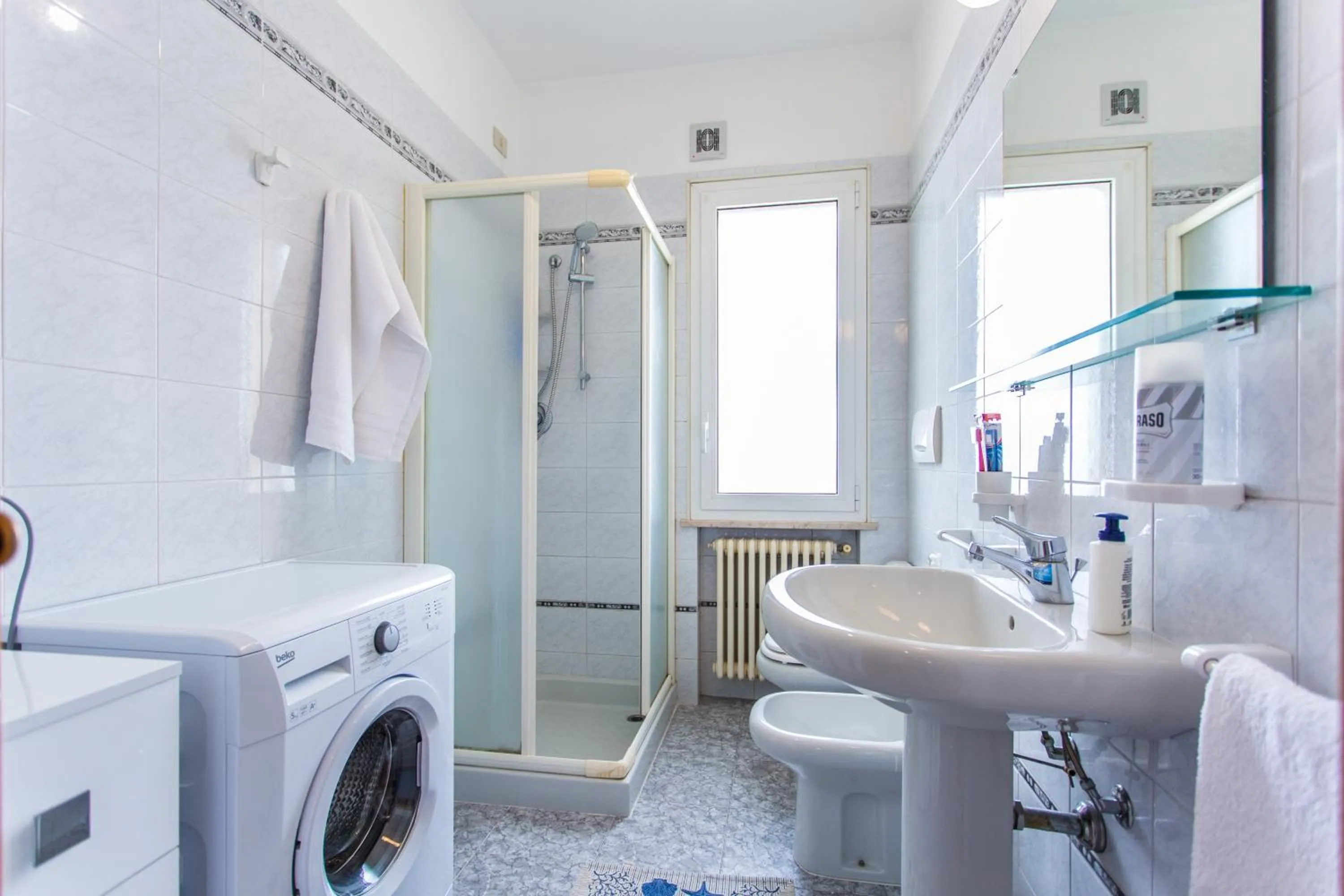 Shower in Residence Kimba