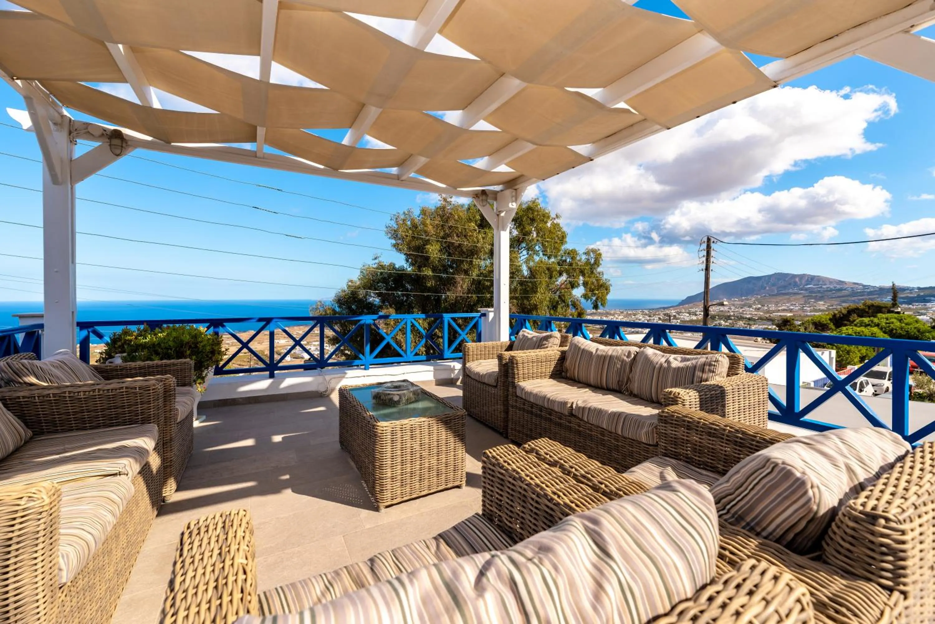 Patio in Hotel Thira