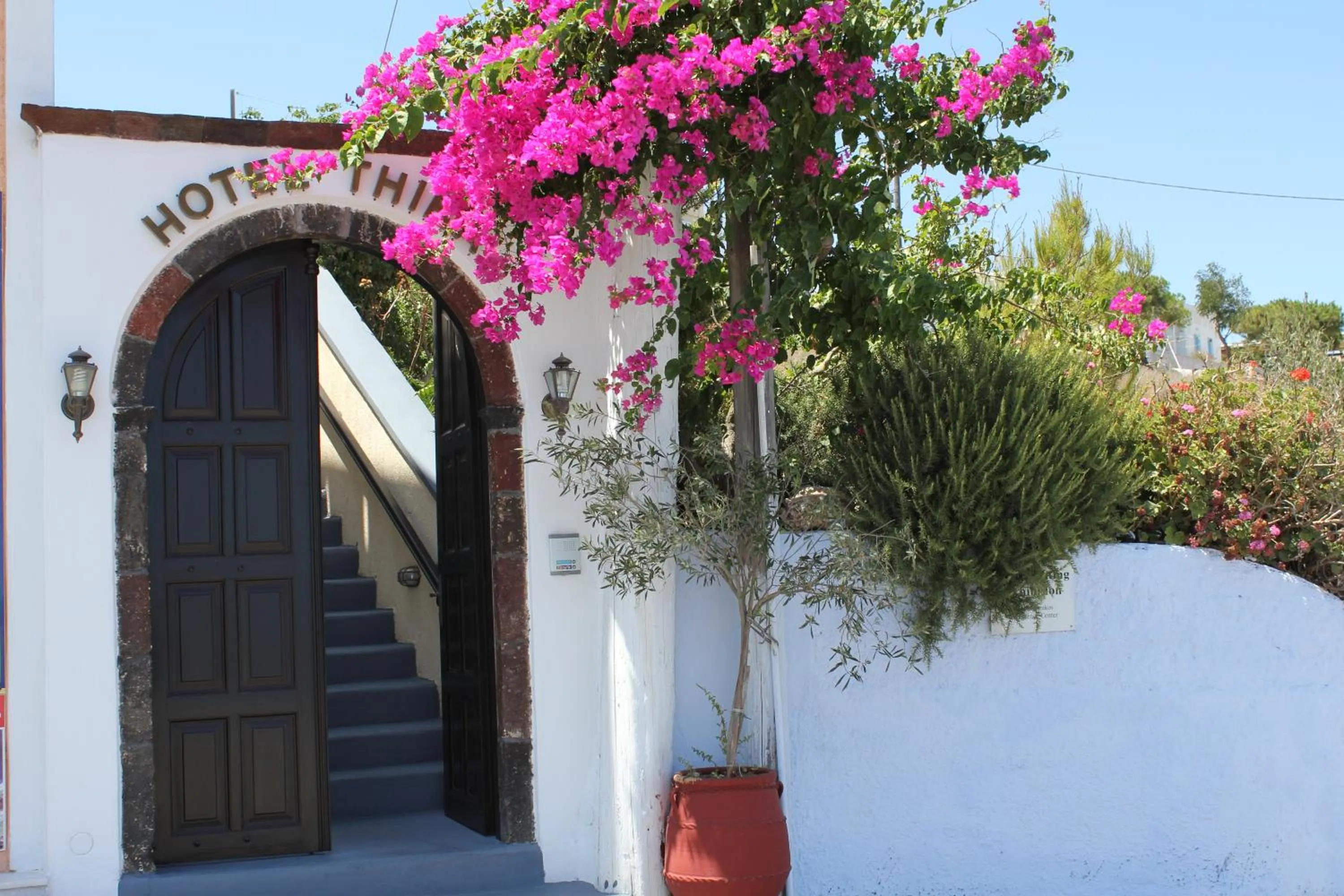 Facade/entrance in Hotel Thira