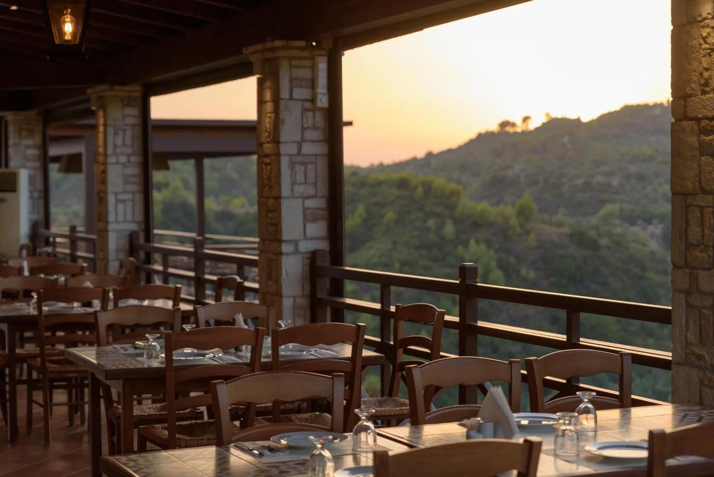 Restaurant/places to eat in Bacchus