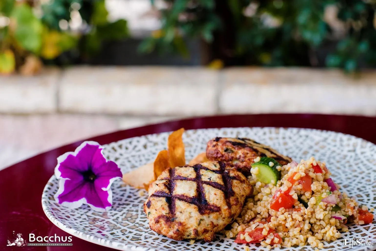 Restaurant/places to eat in Bacchus