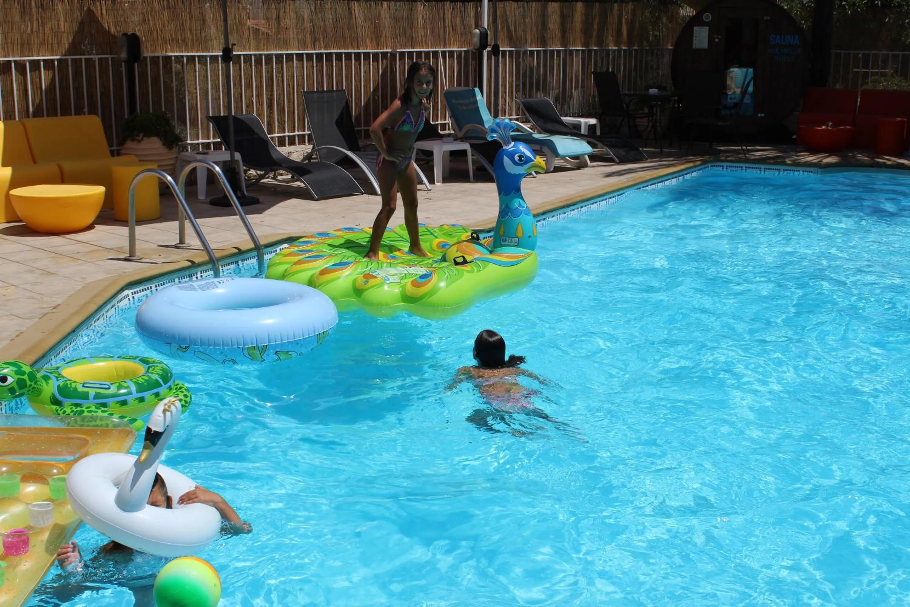 Swimming pool in Mirabelle Hotel
