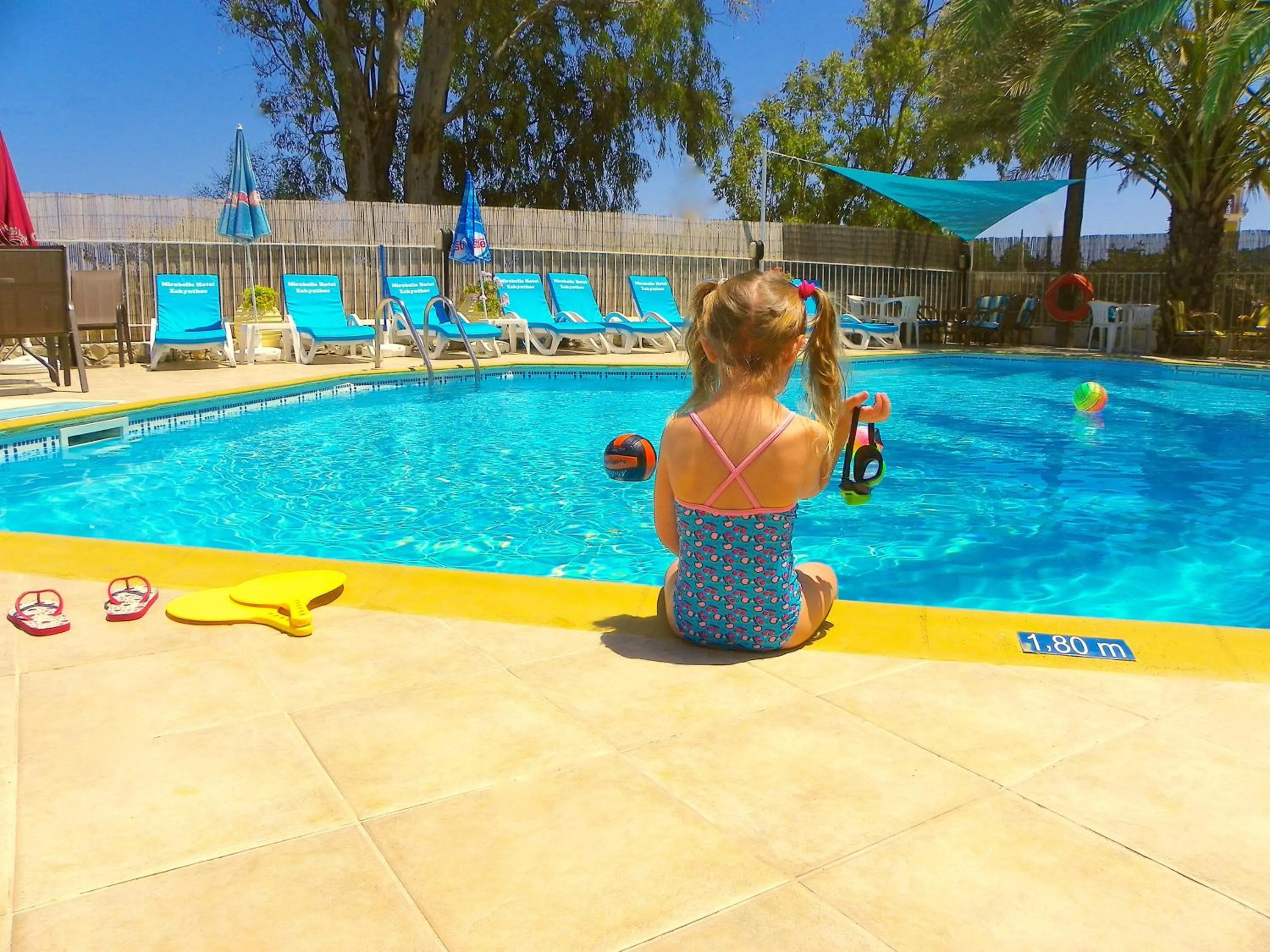 Swimming pool in Mirabelle Hotel