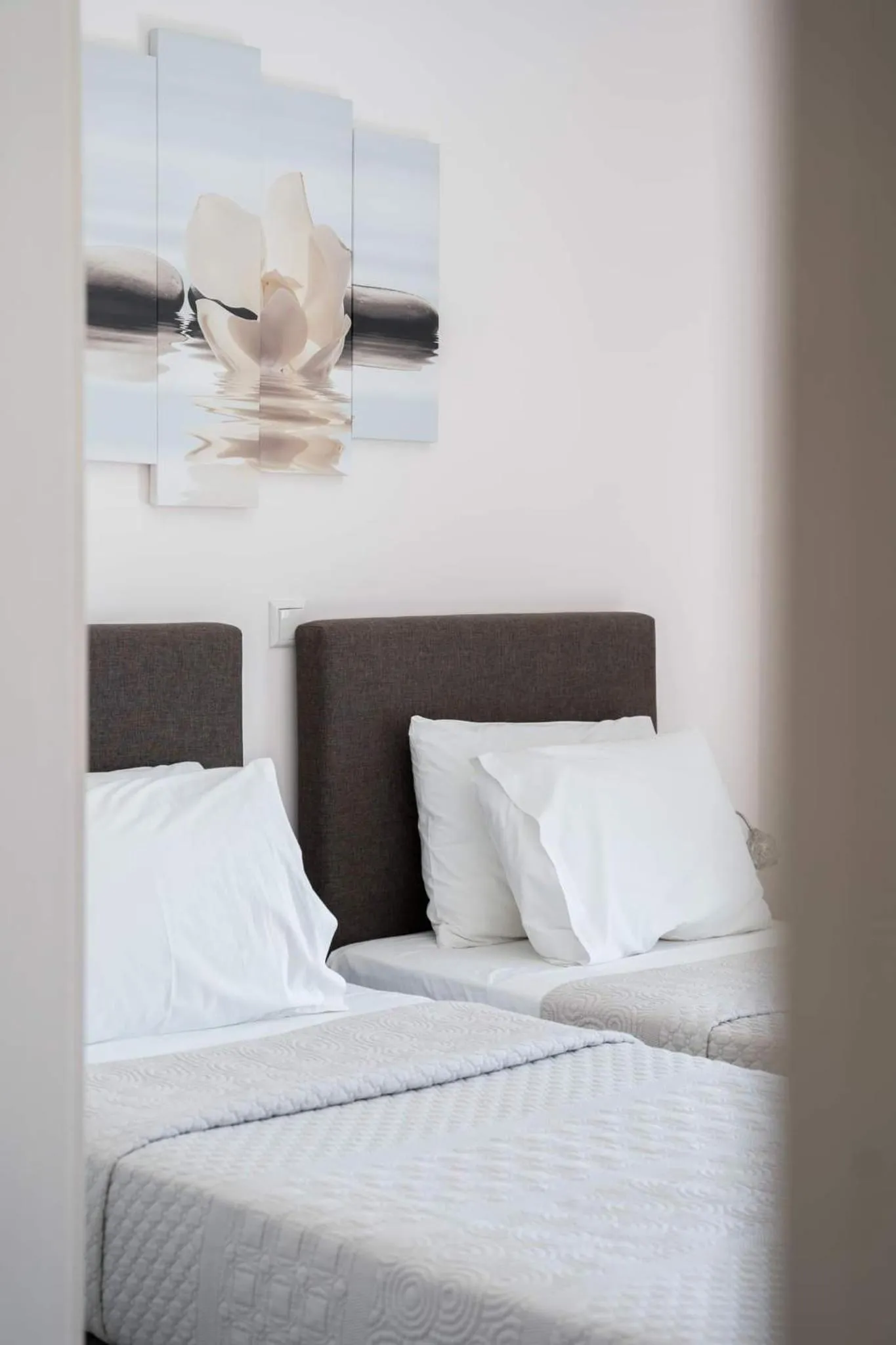 Bed in Diwani Luxury Villas