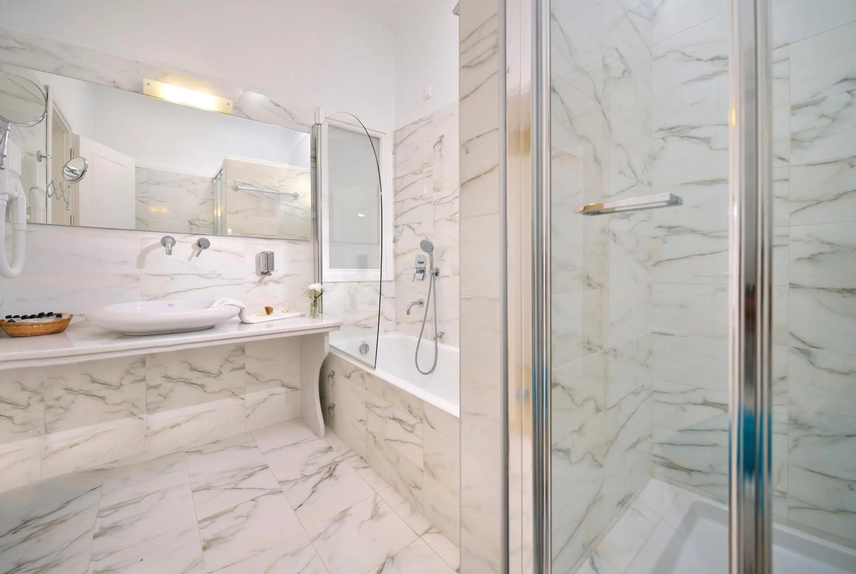 Shower in Kamari Hotel