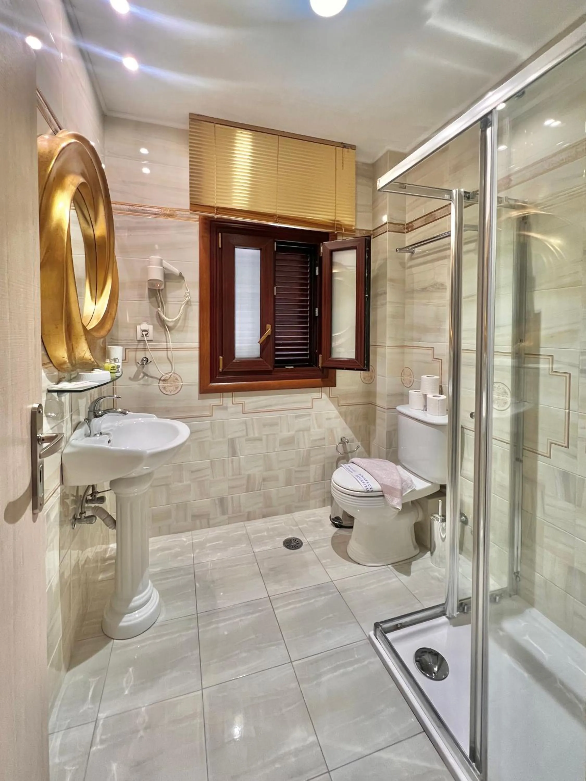 Shower in Pension Dafni