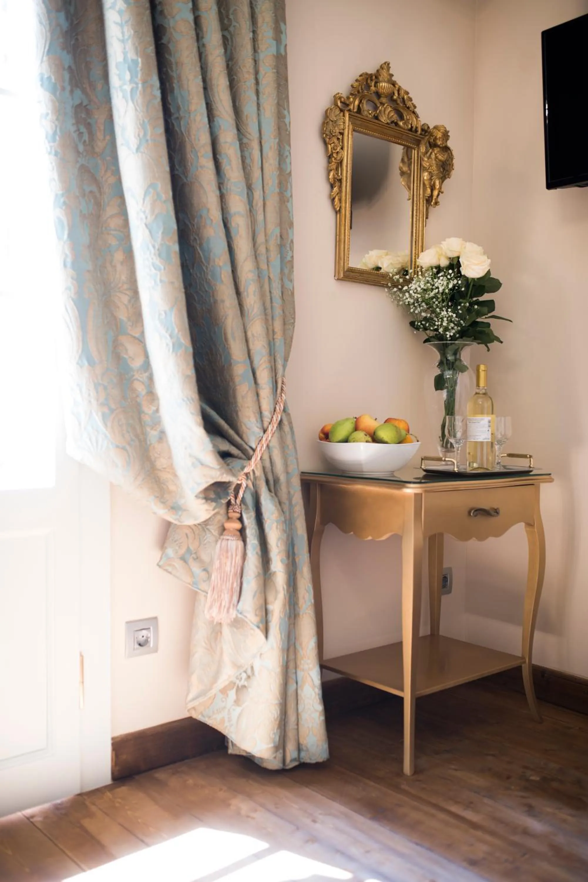 Decorative detail in Pension Dafni