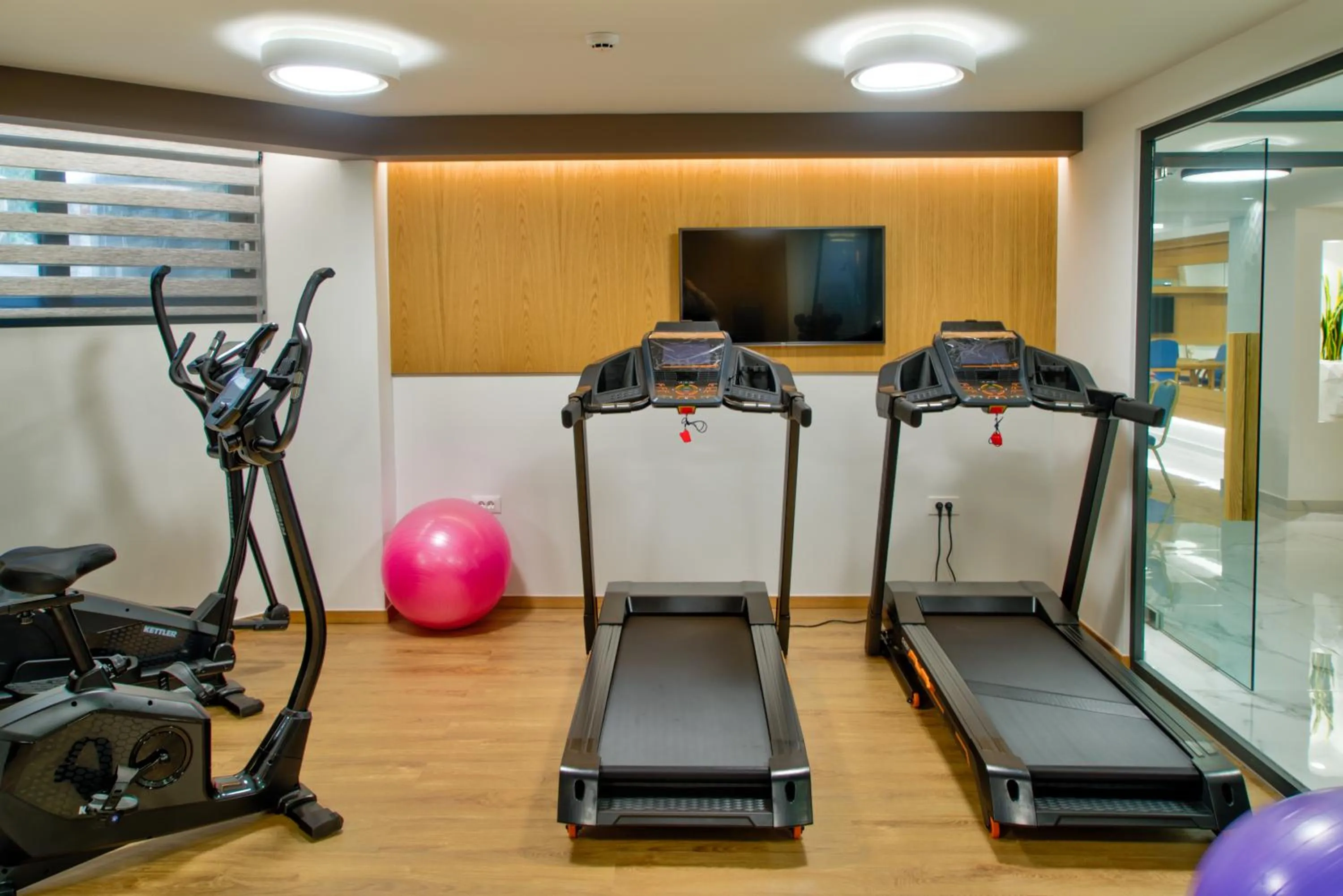 Fitness centre/facilities in Poseidon Hotel