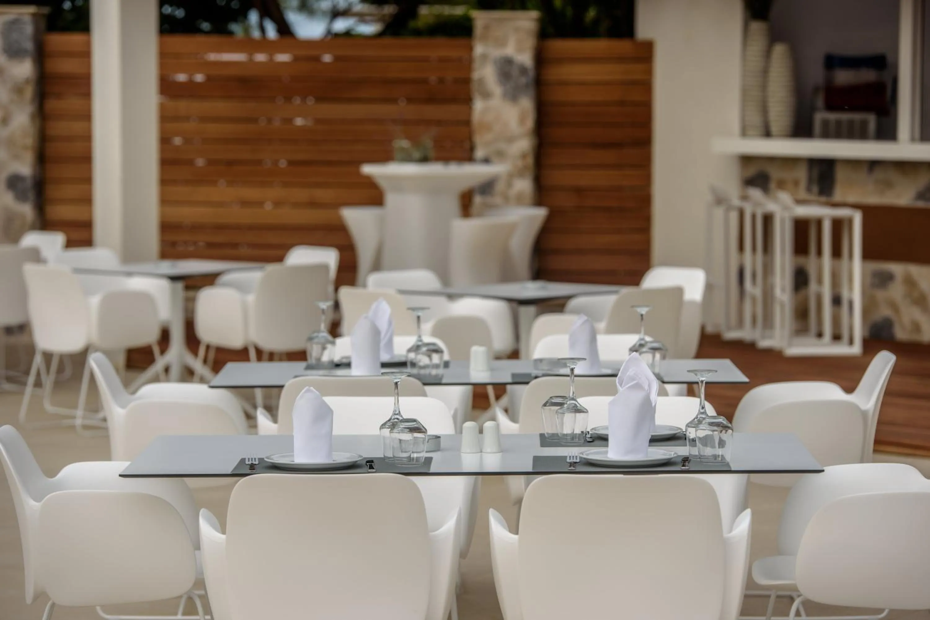 Restaurant/places to eat in Poseidon Hotel