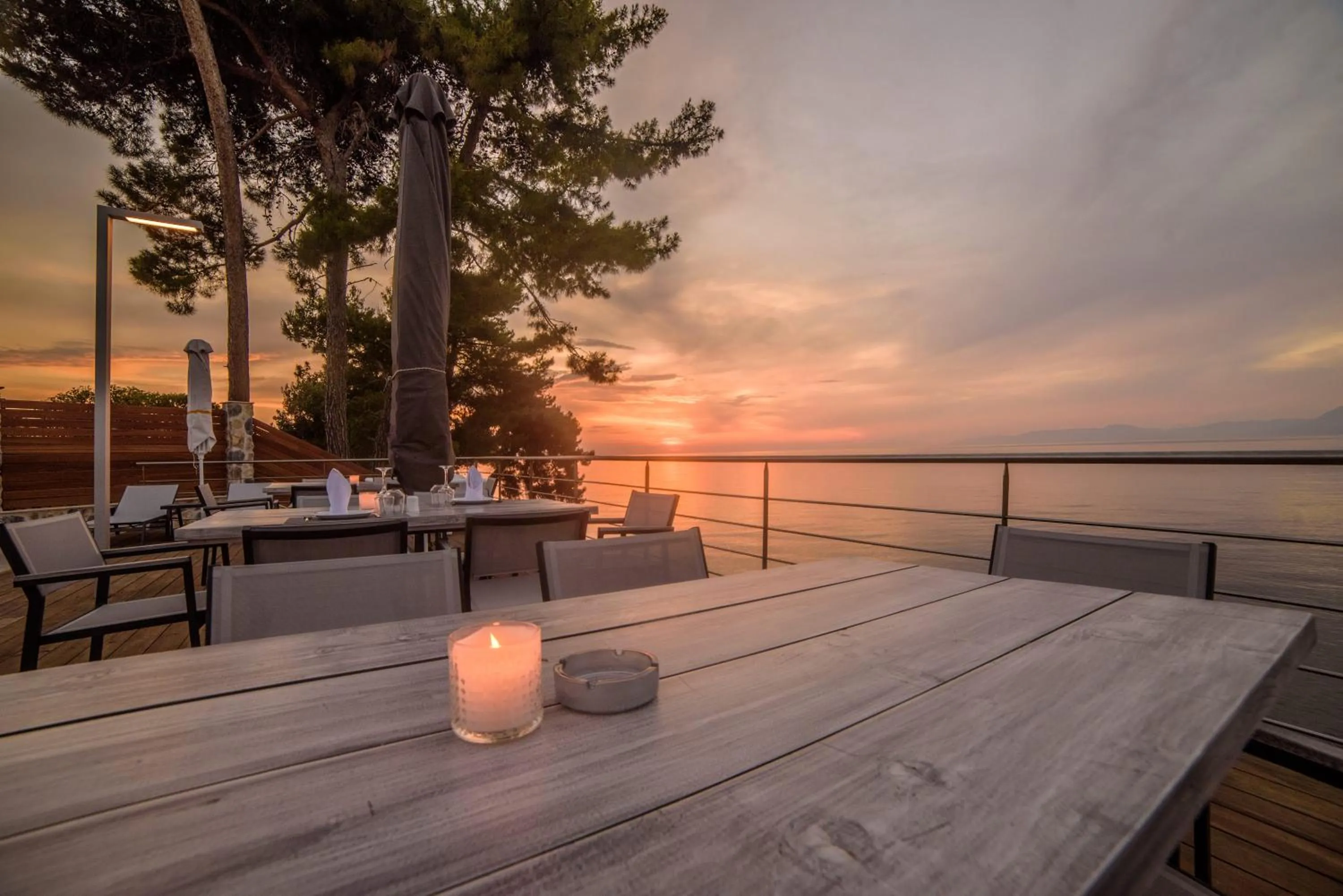 Restaurant/places to eat in Poseidon Hotel