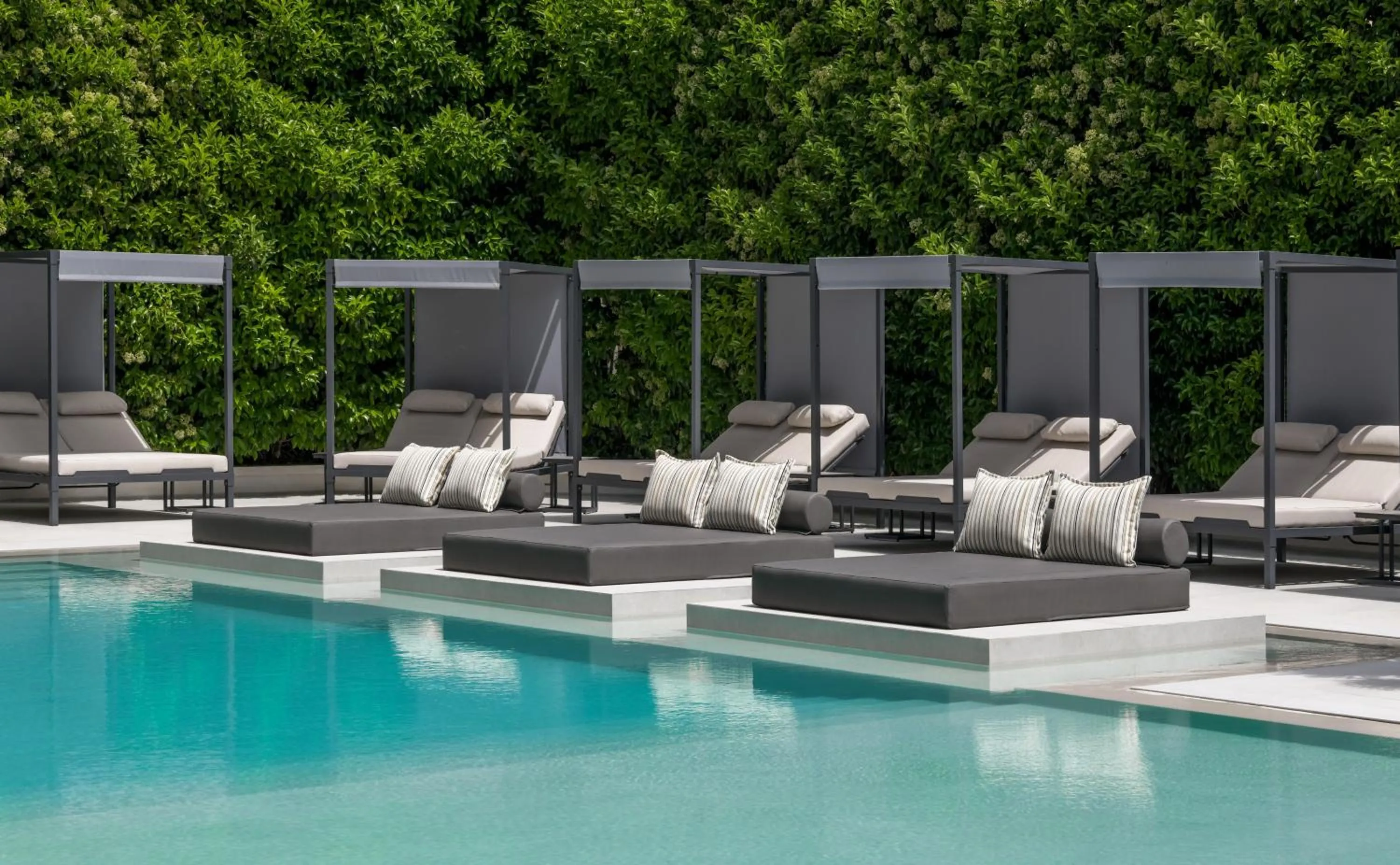 Swimming pool in Blazer Suites Hotel