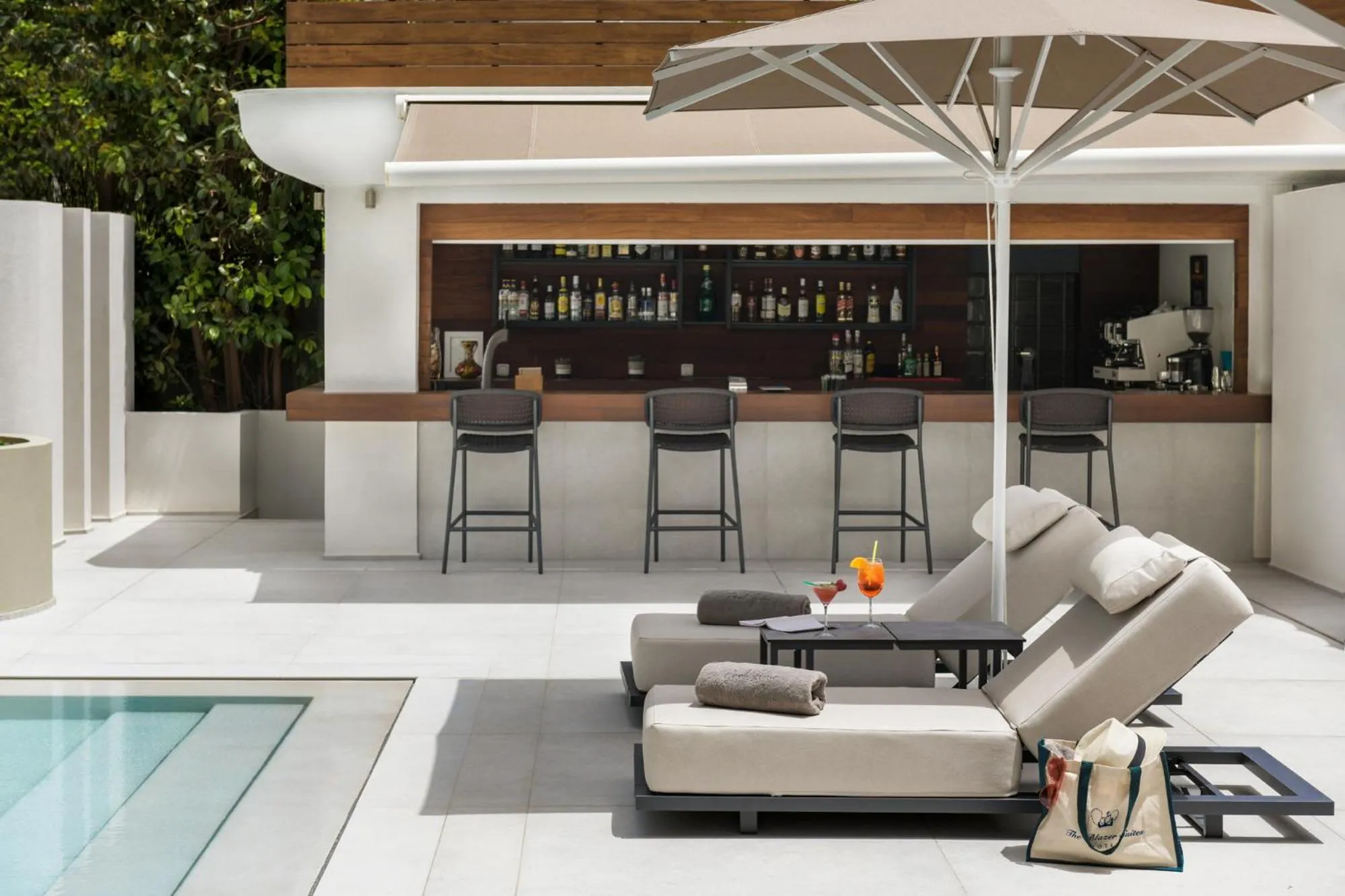 Swimming pool in Blazer Suites Hotel