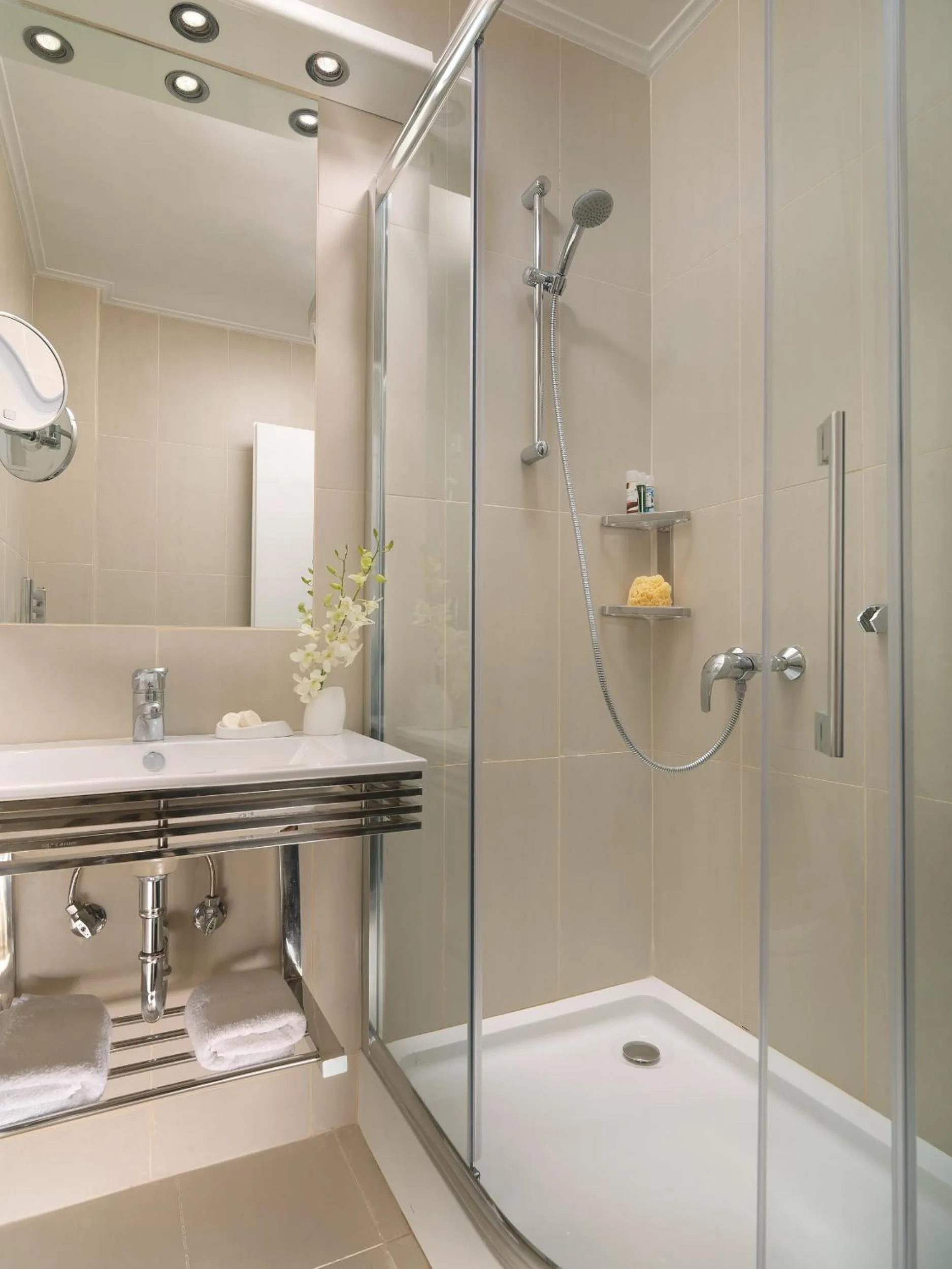 Bathroom in Blazer Suites Hotel