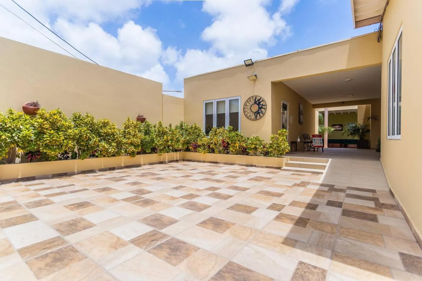 Facade/entrance in Juanedu Suites